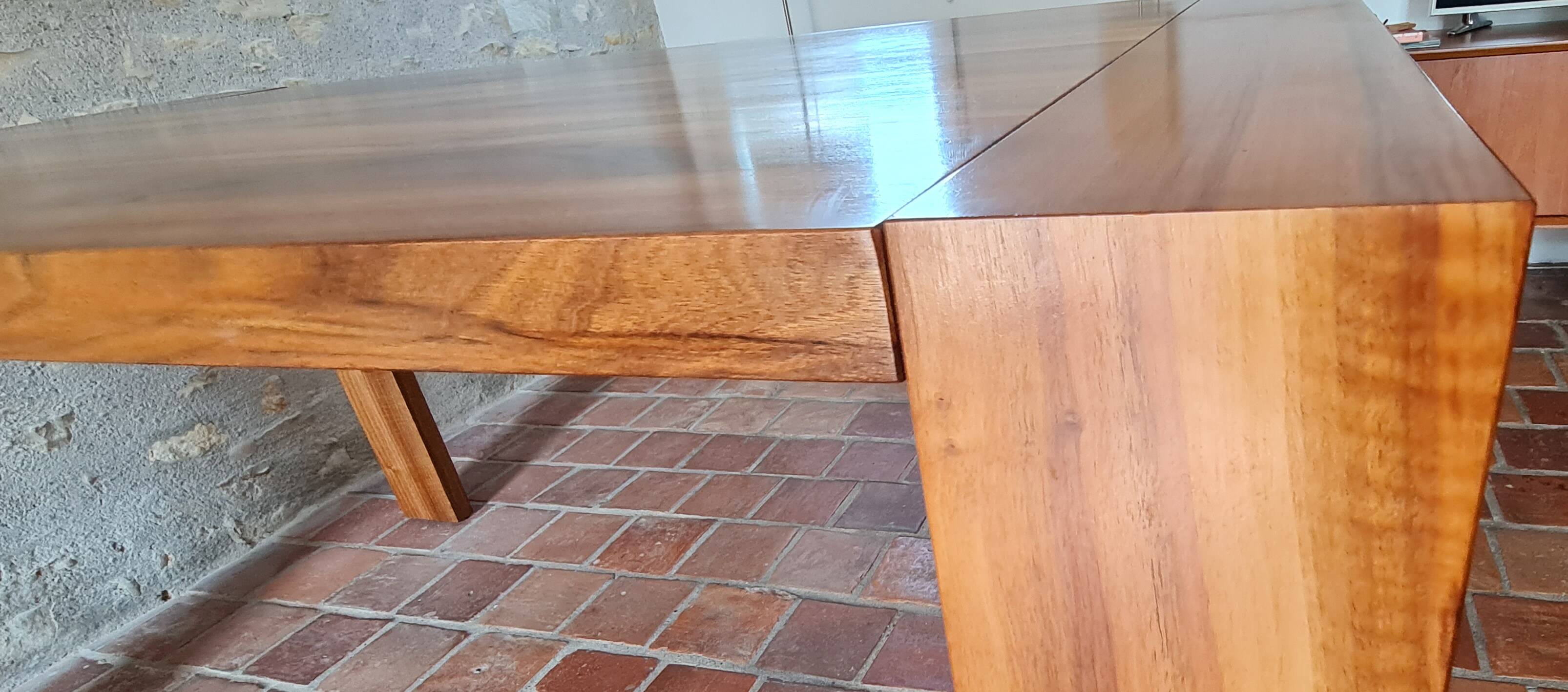 Eaton table