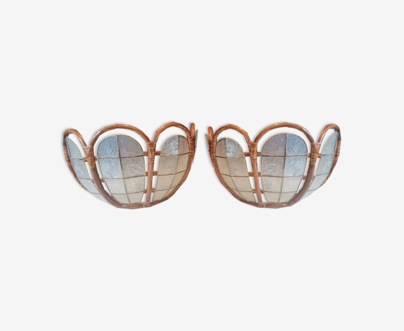 Lot d'appliques vintage en rotin, nacre et laiton