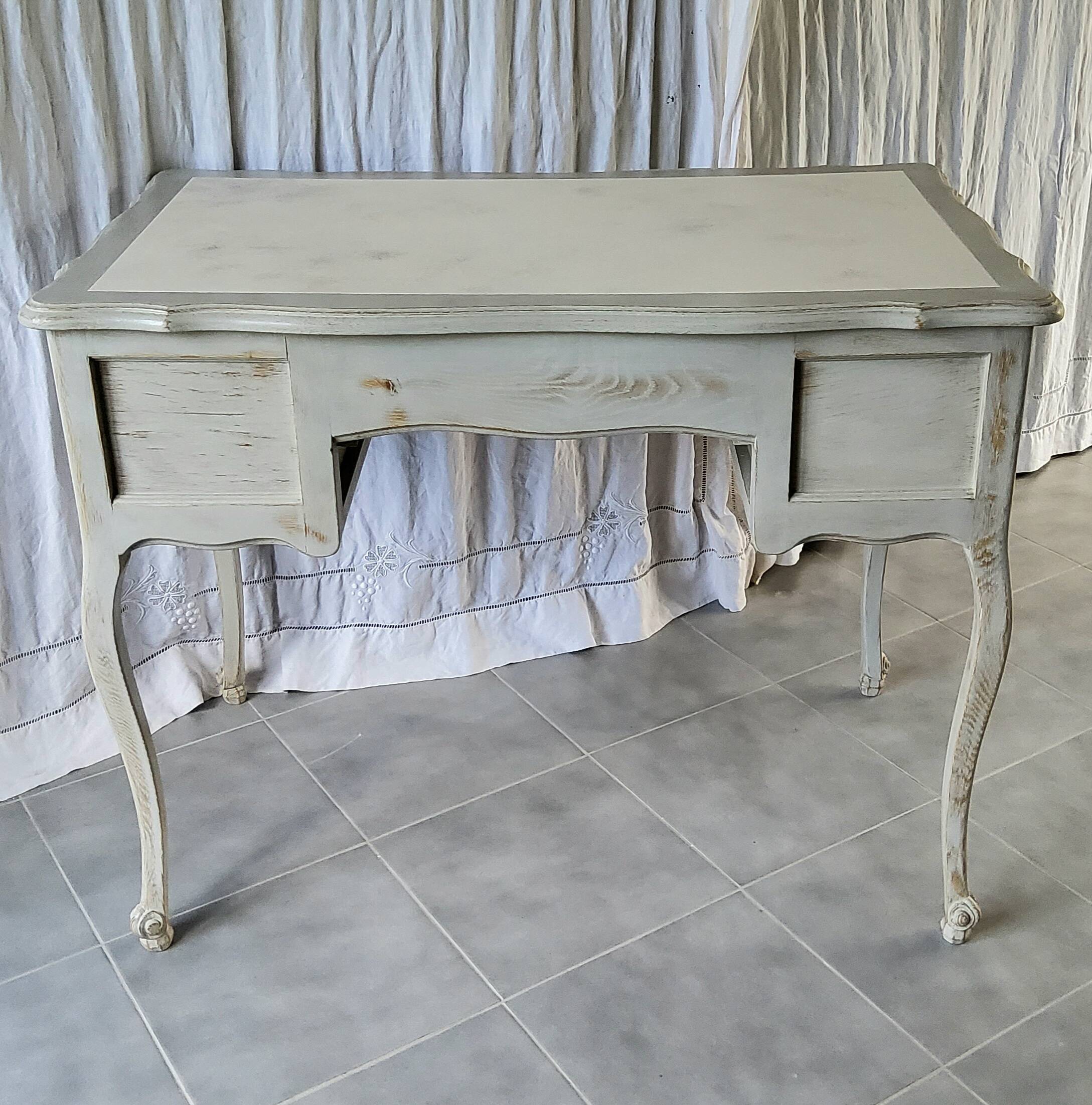 Bureau patiné