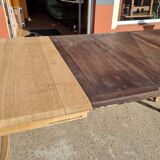 Extendable oak table