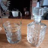 1 whiskey decanter + 1 vintage ice bucket