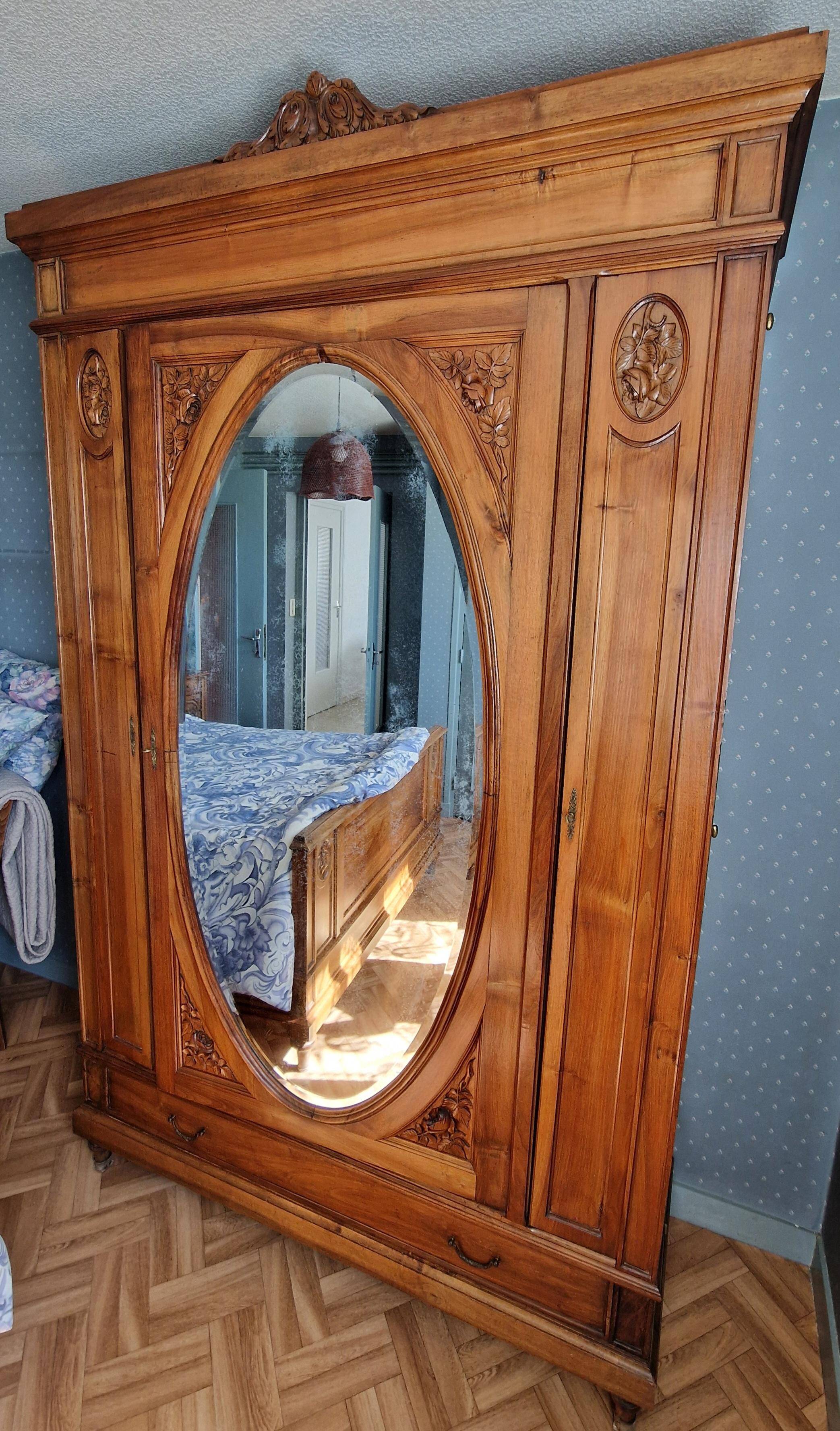 Antique 3-door wardrobe with mirror