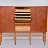 Armoire en teck danoise moderne du milieu du siècle