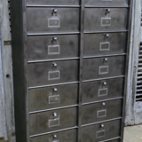 Furniture with 20 strafor industrial lockers