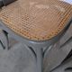 Ensemble de 6 chaises de salle à manger vintage grises en bois cintré : style Thonet, assise en cannage.