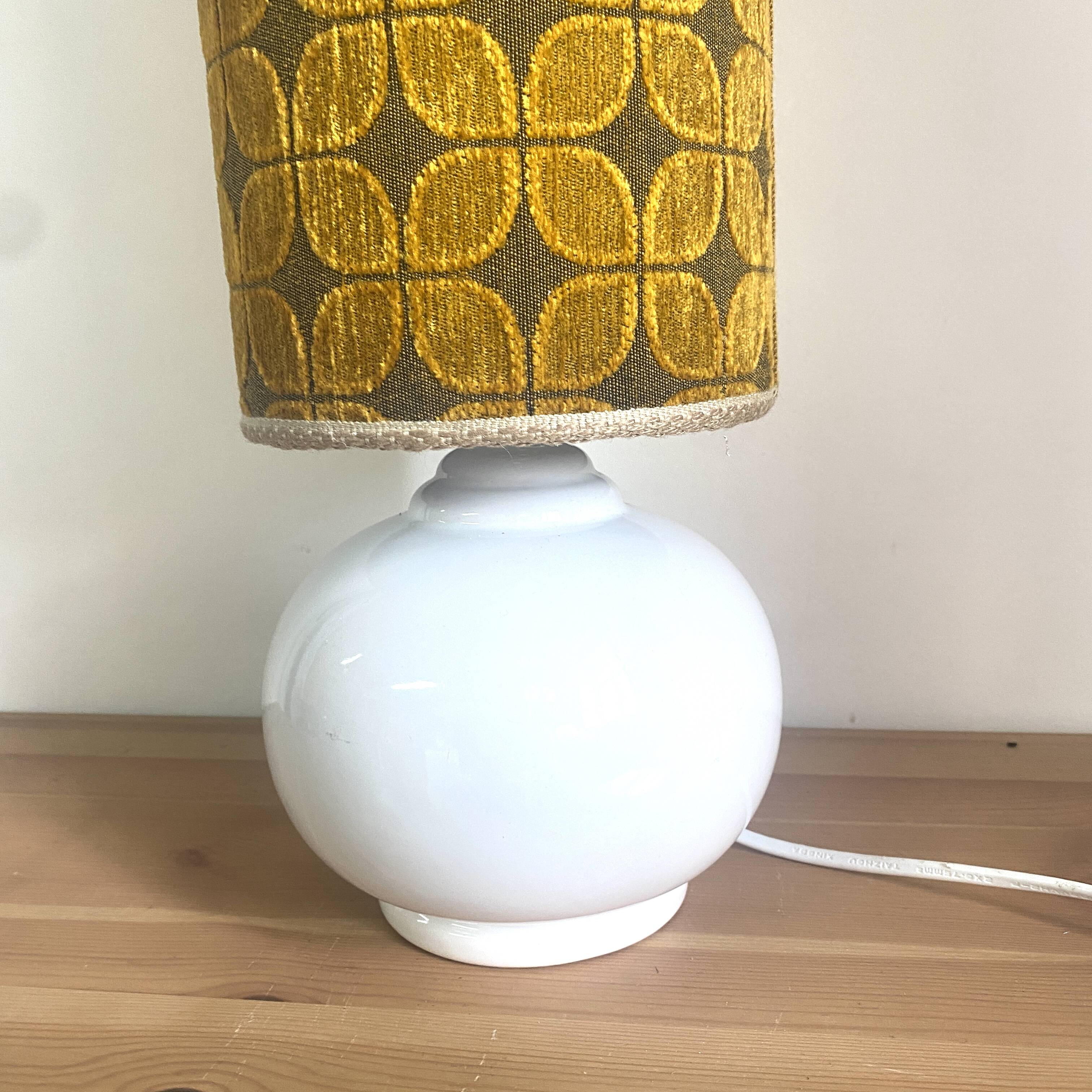 Upcycled vintage lamp - upcycling - Retro Velvet Clover