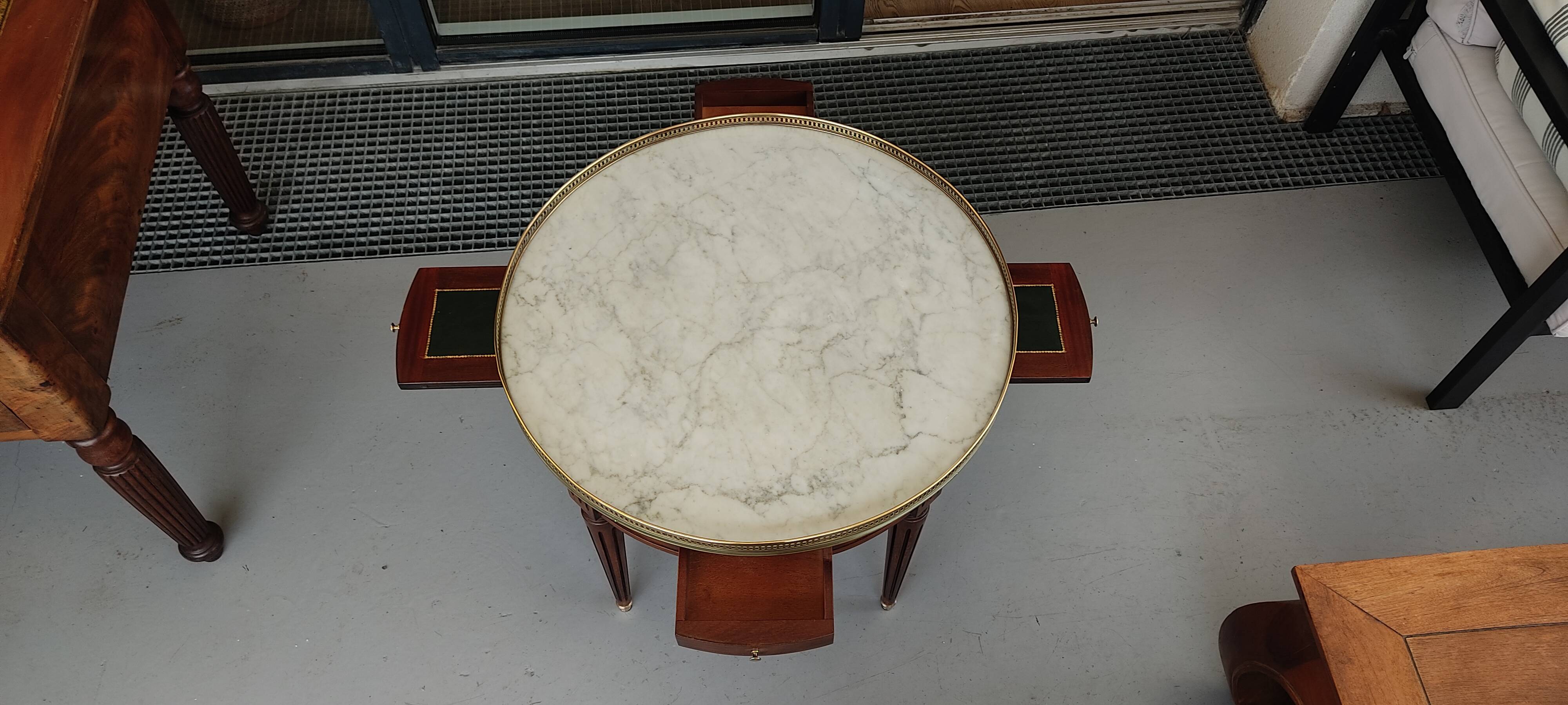 Hot water bottle coffee table