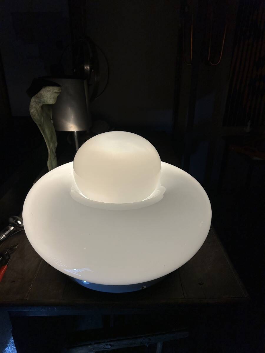Lampe modèle Electra de Giuliana Gramigna pour Artemide en 1968.