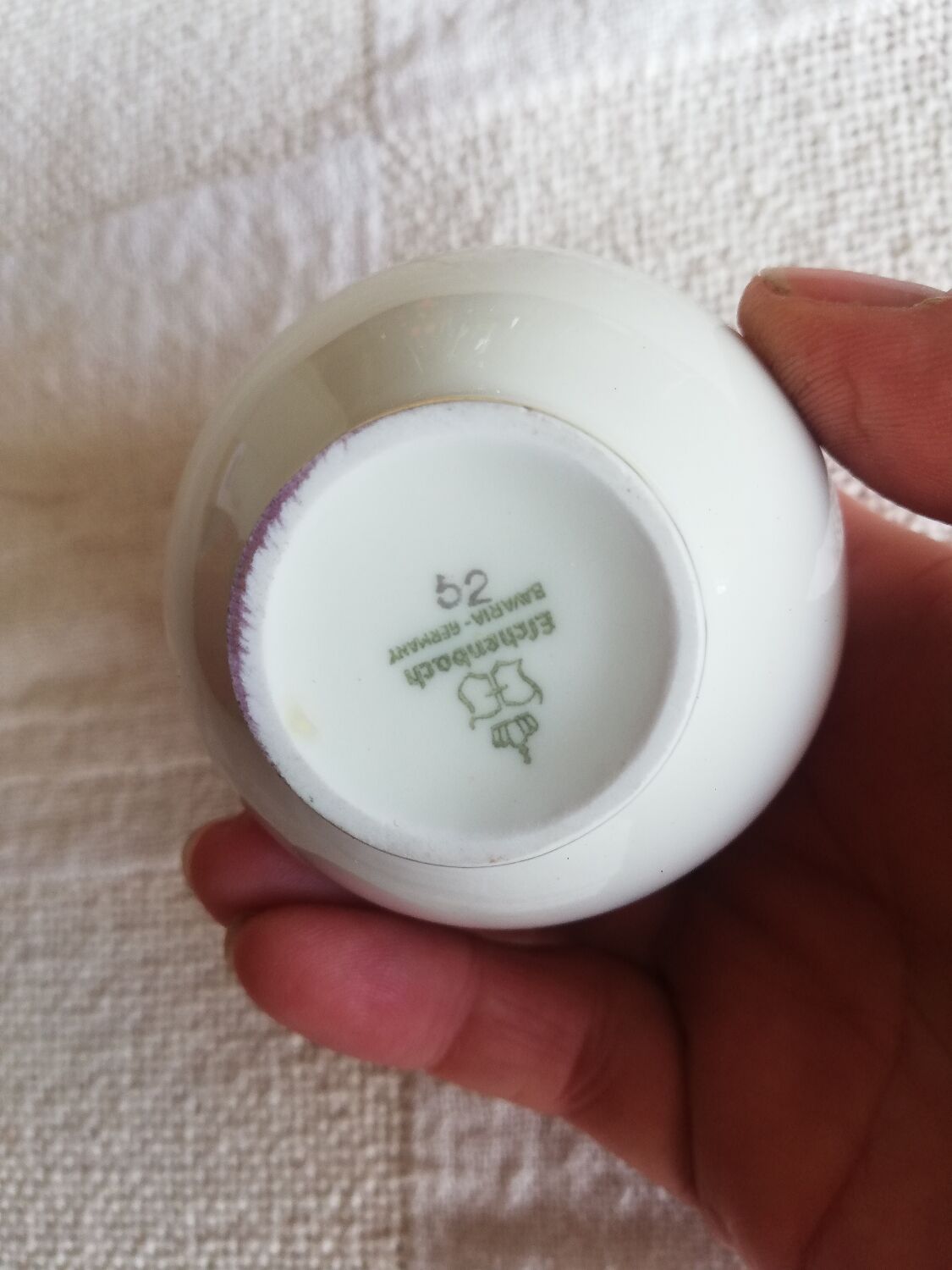 Very small round vase in off-white color with gold edging ESCHENBACH