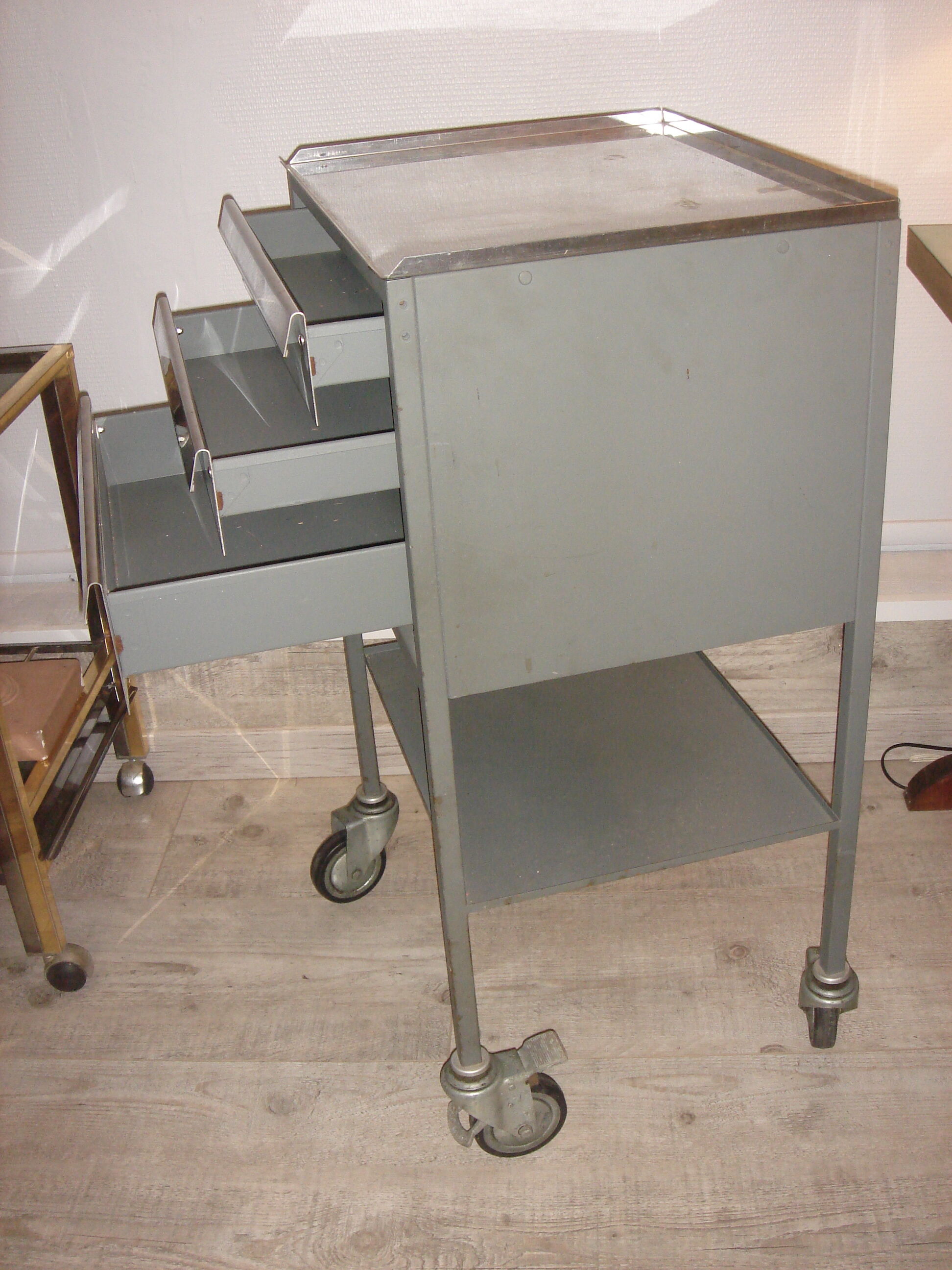 Dentist on 1960/70 vintage wheels furniture industry