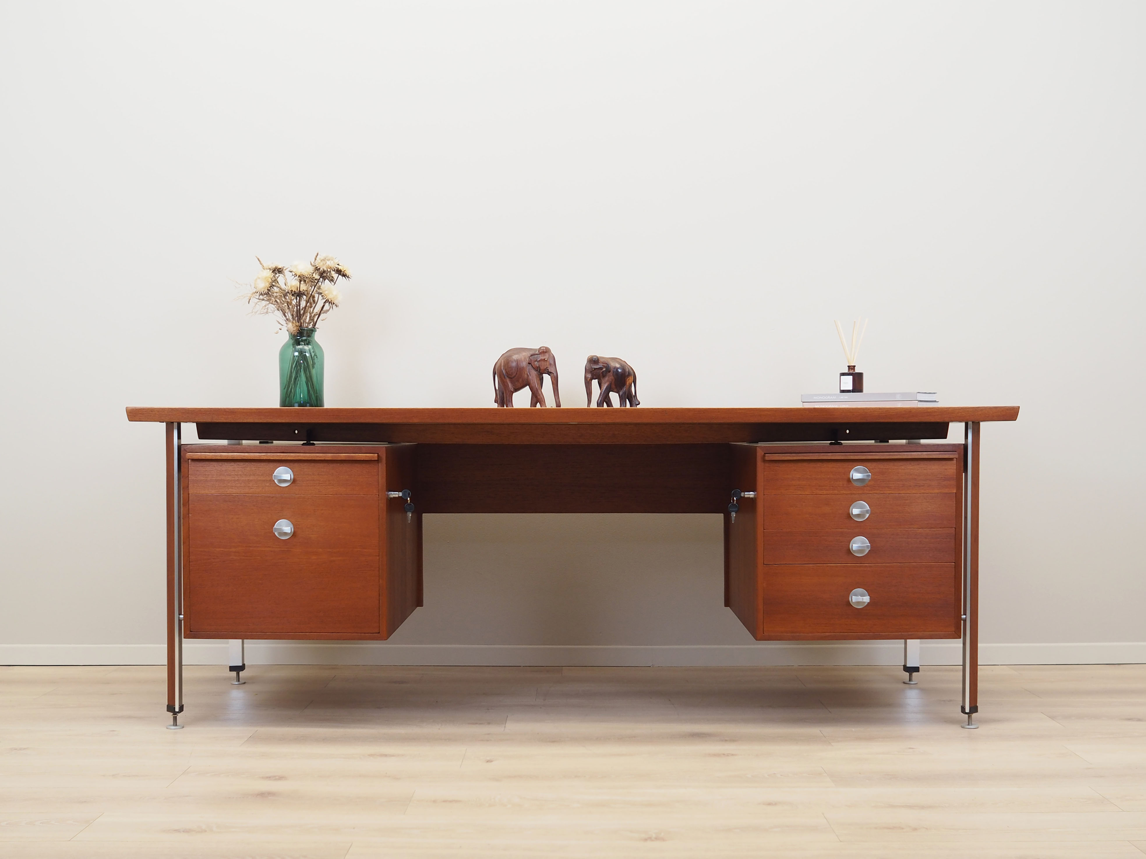 Teak desk, Danish design, 1970s, designer Finn Juhl, manufacturer France & Son