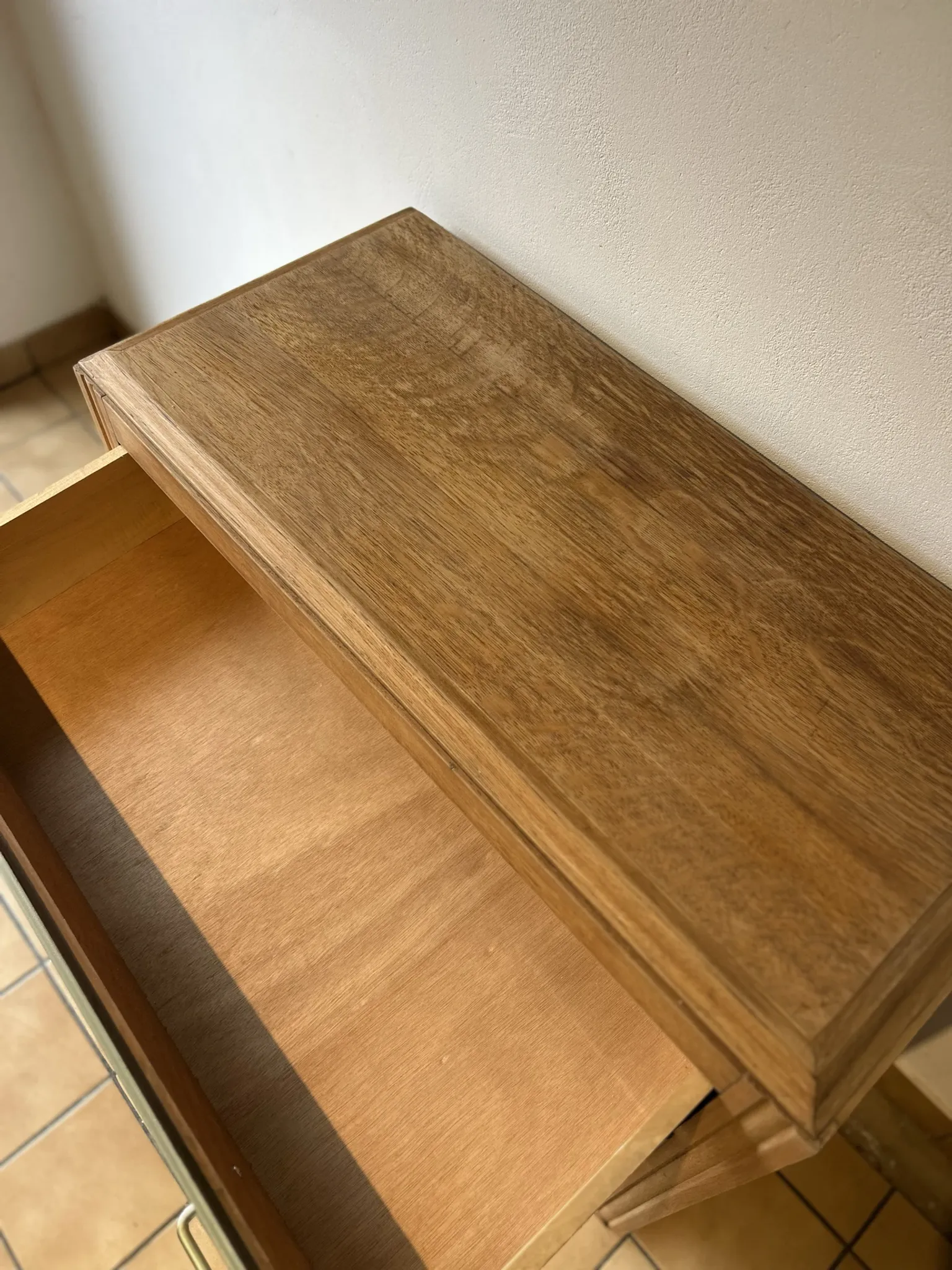 Vintage chest of drawers