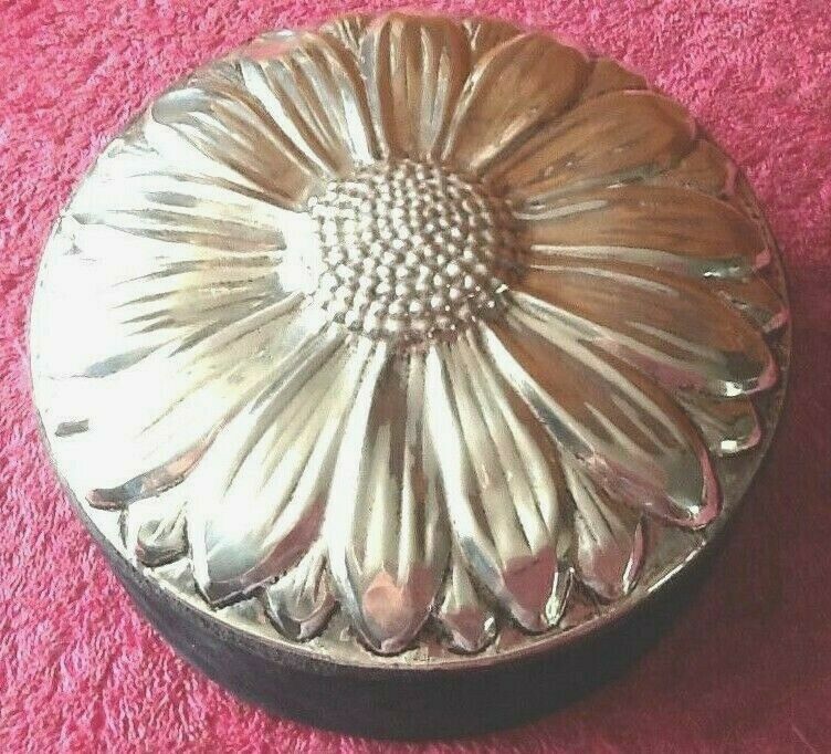 Old box blue felt ecrin paola calosci decoration marguerite