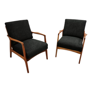Paire de fauteuils restaurée par