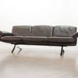 De Sede Black Leather Strap Stitched Three-Seat Sofa DS31. Switzerland, 60s