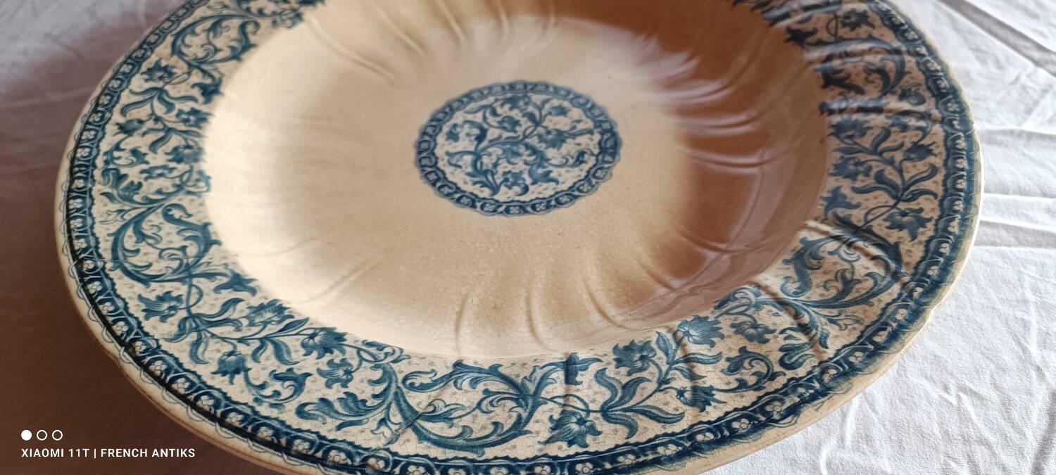 Plat de forme, plat de service, corbeille à fruits en faïence de Gien