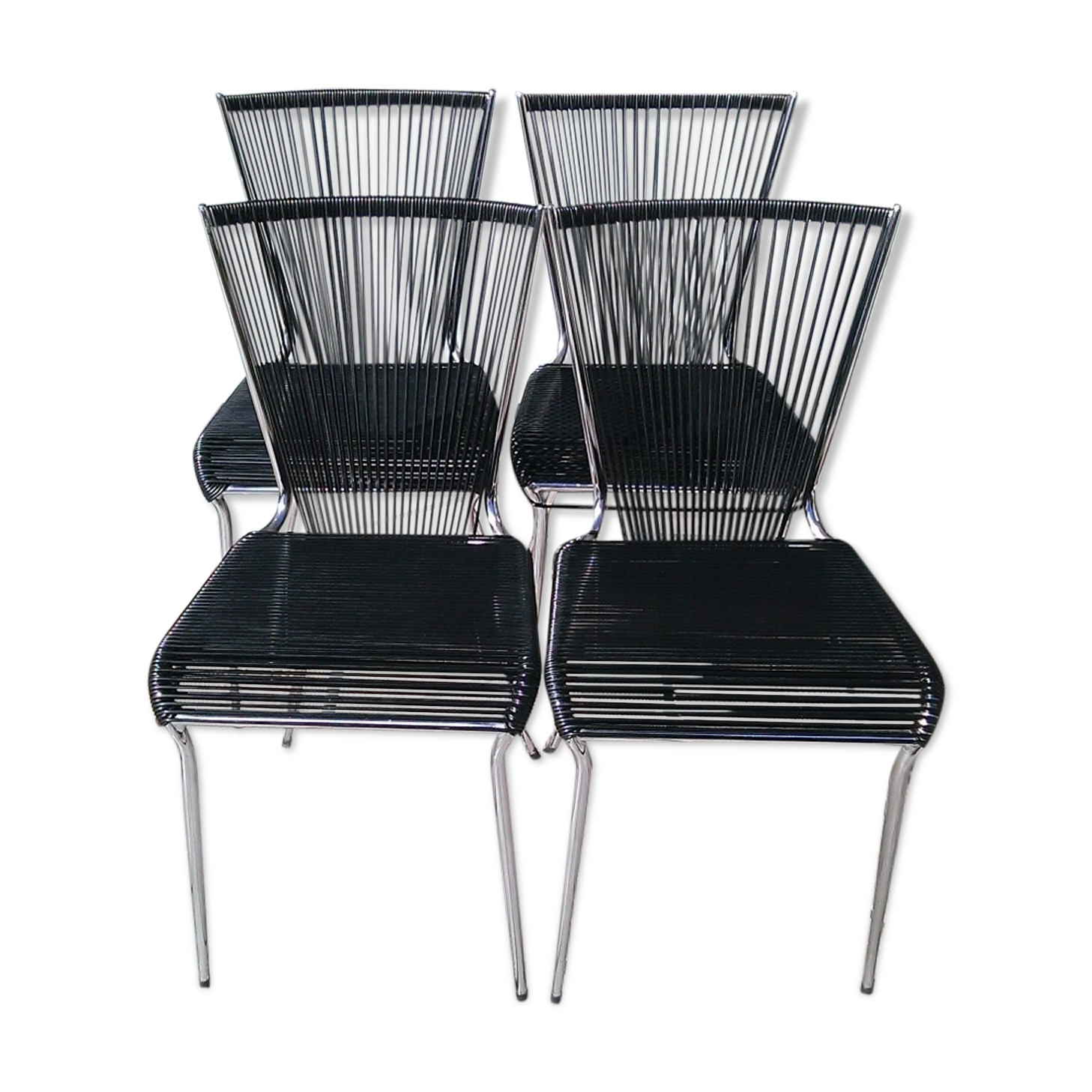 Series 4 chairs black scoubidou
