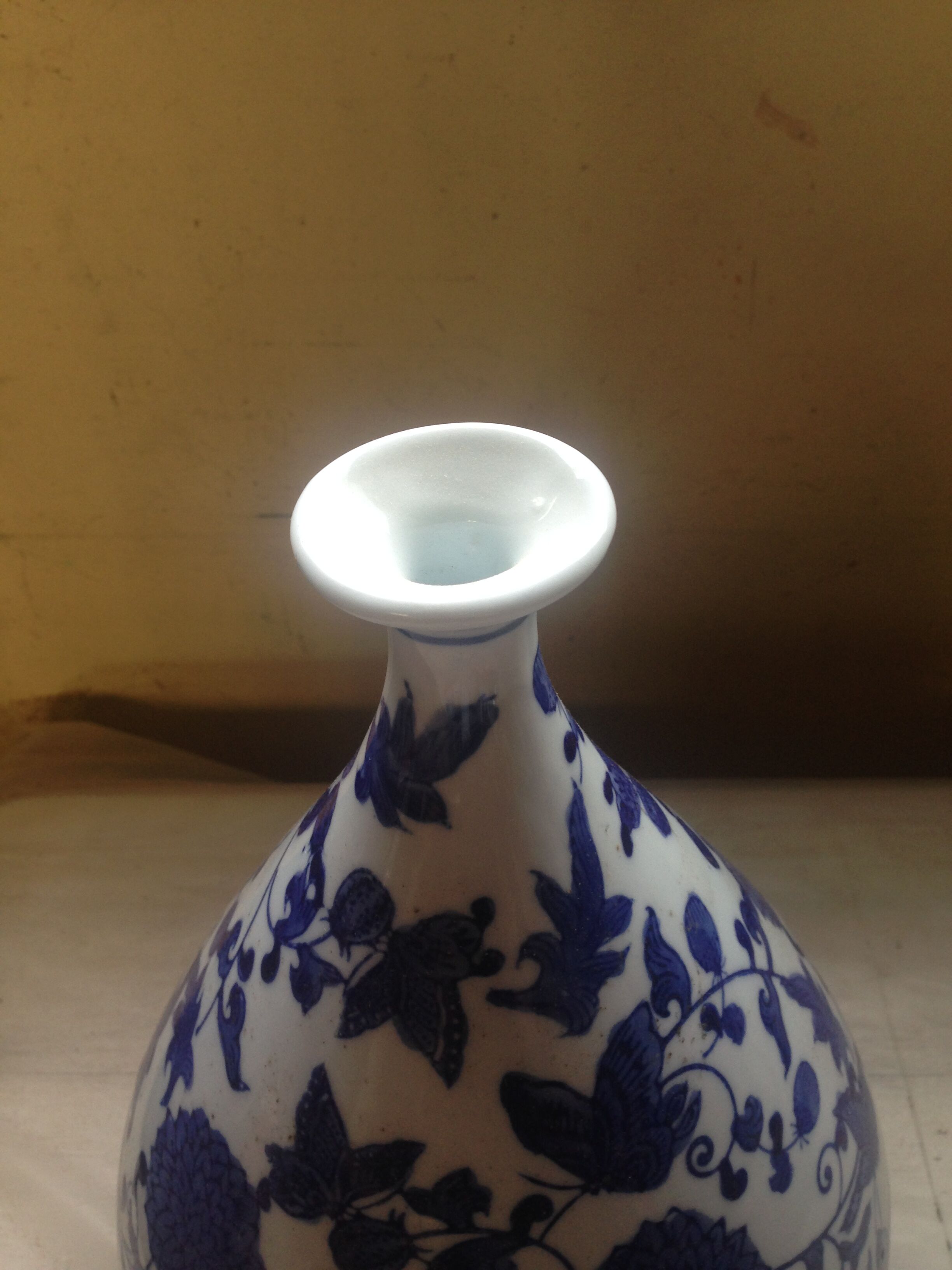 Blue pattern vase