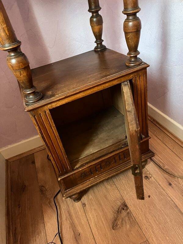 Table de chevet ancienne