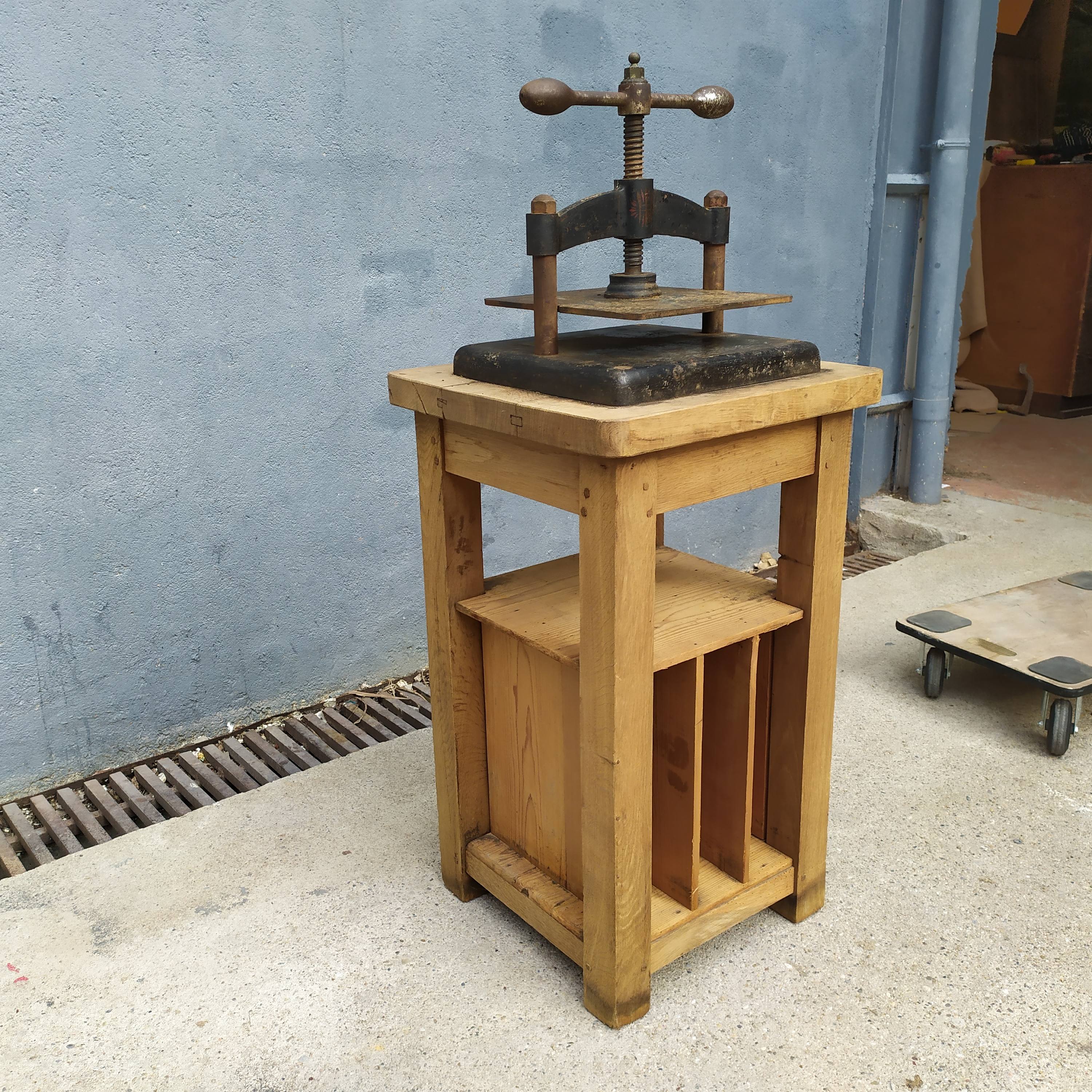 Press craft furniture