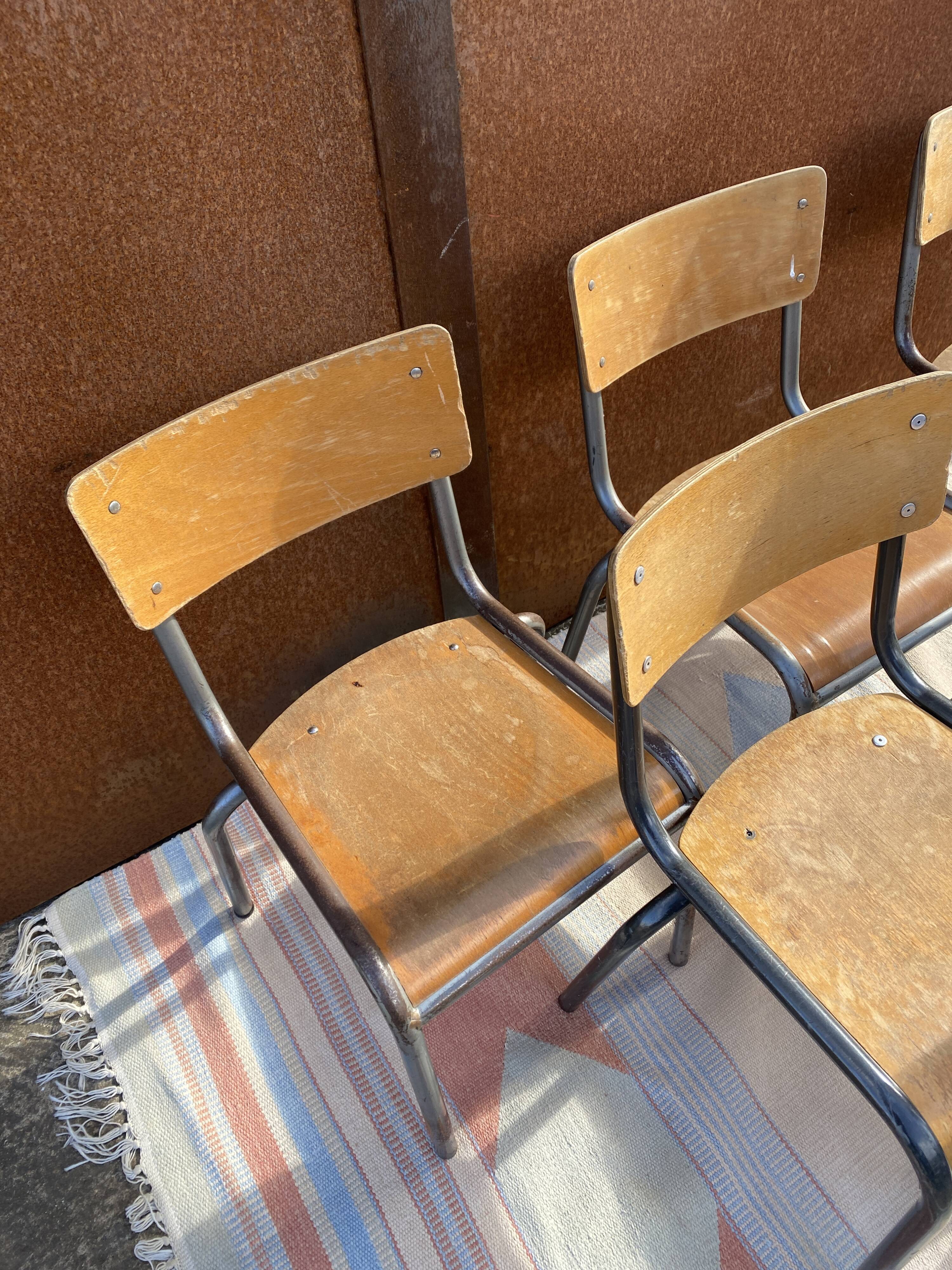 6 chaises école