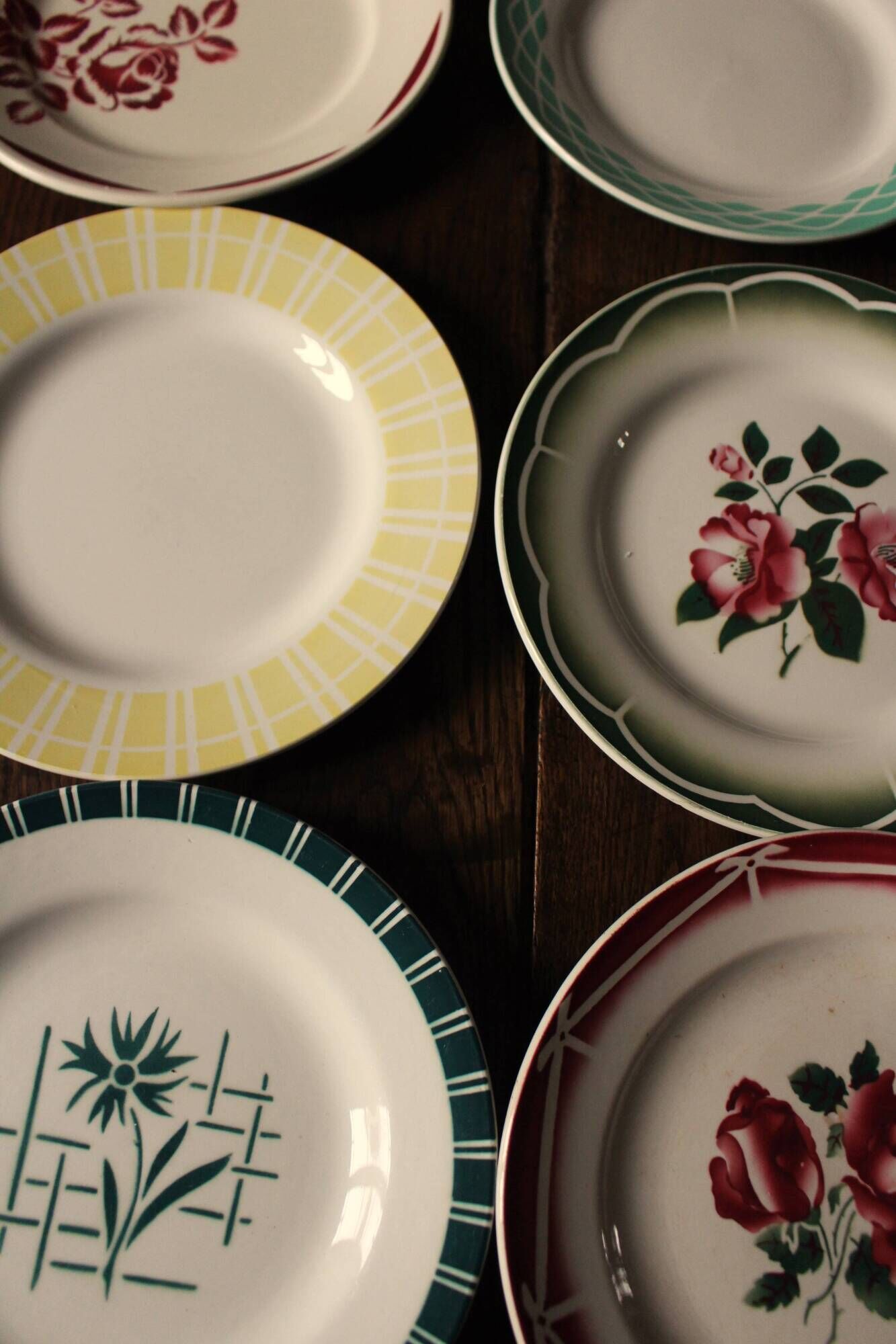 Set of 6 mismatched Art Deco red green yellow dinner plates Digoin