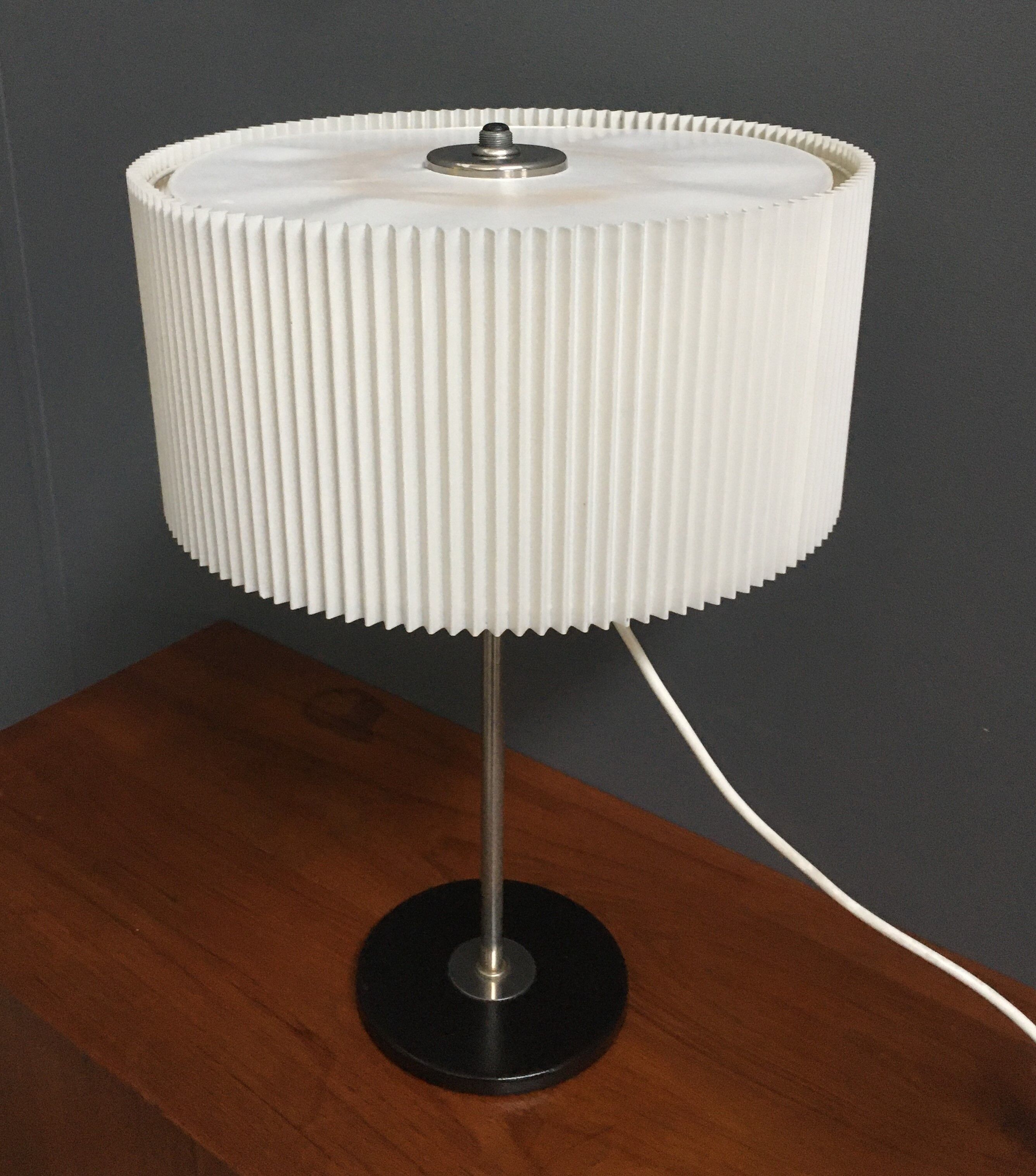 1960s table lamp with a white plissee shade, adjustable in height MCM
