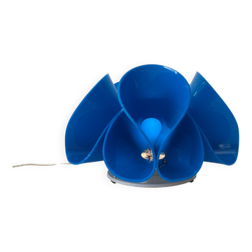 Lampe de table en plexiglas bleu Flower Design, années 1970, Italie