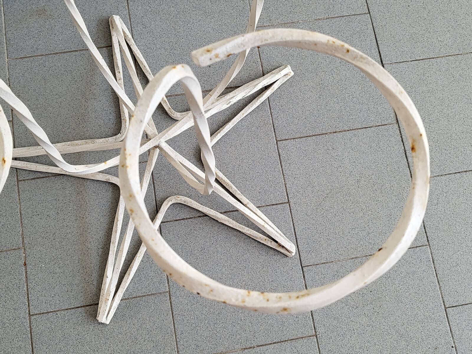 Vintage 1950s metal plant stand in white lacquer with star base 50s rockabilly