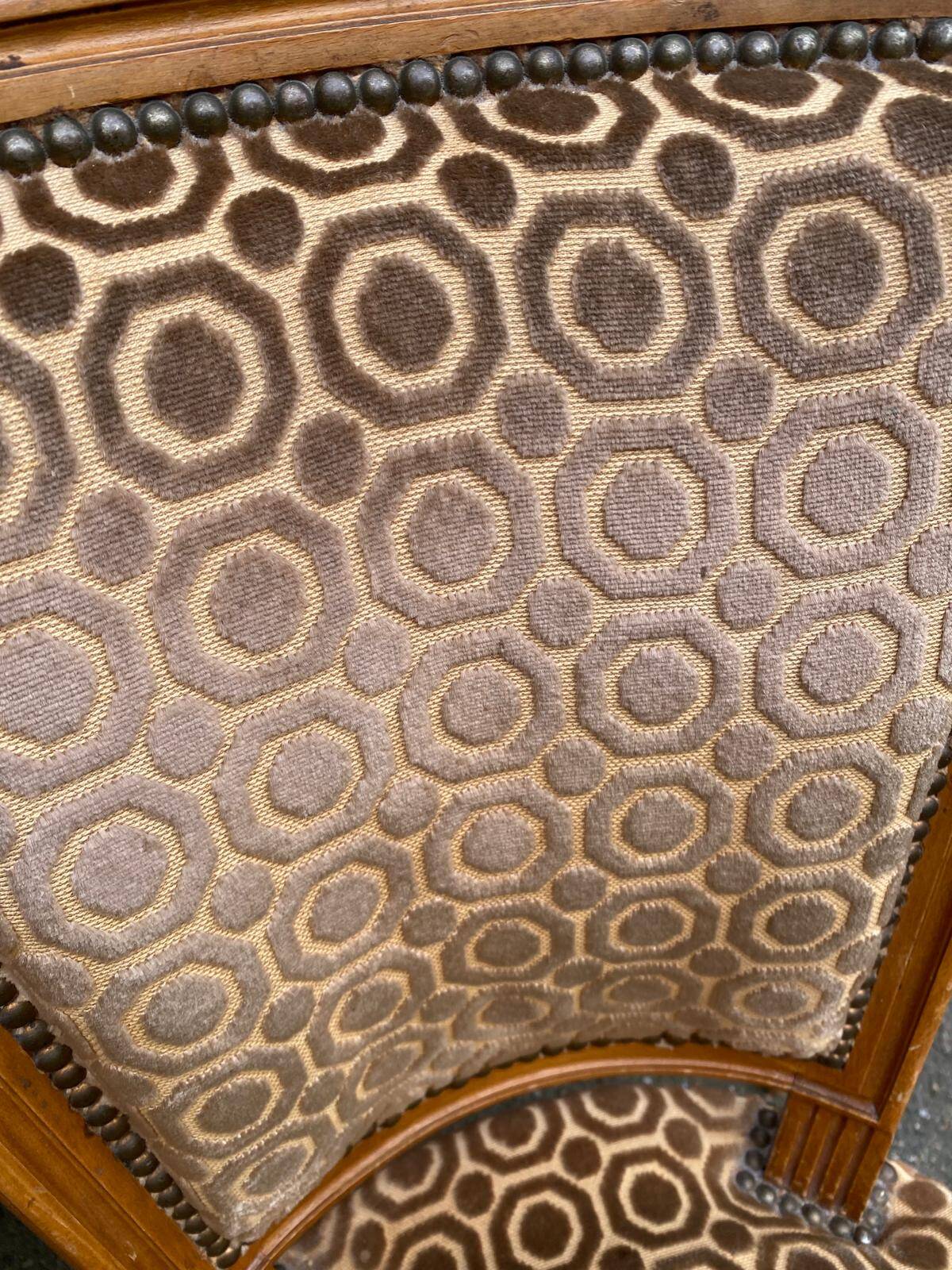 Set of 6 solid wood and velvet chairs in Louis XVI style.