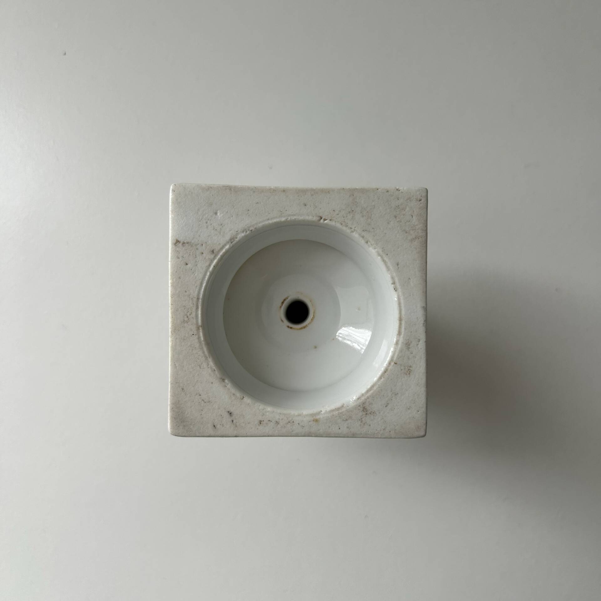 Bougeoir classique en porcelaine