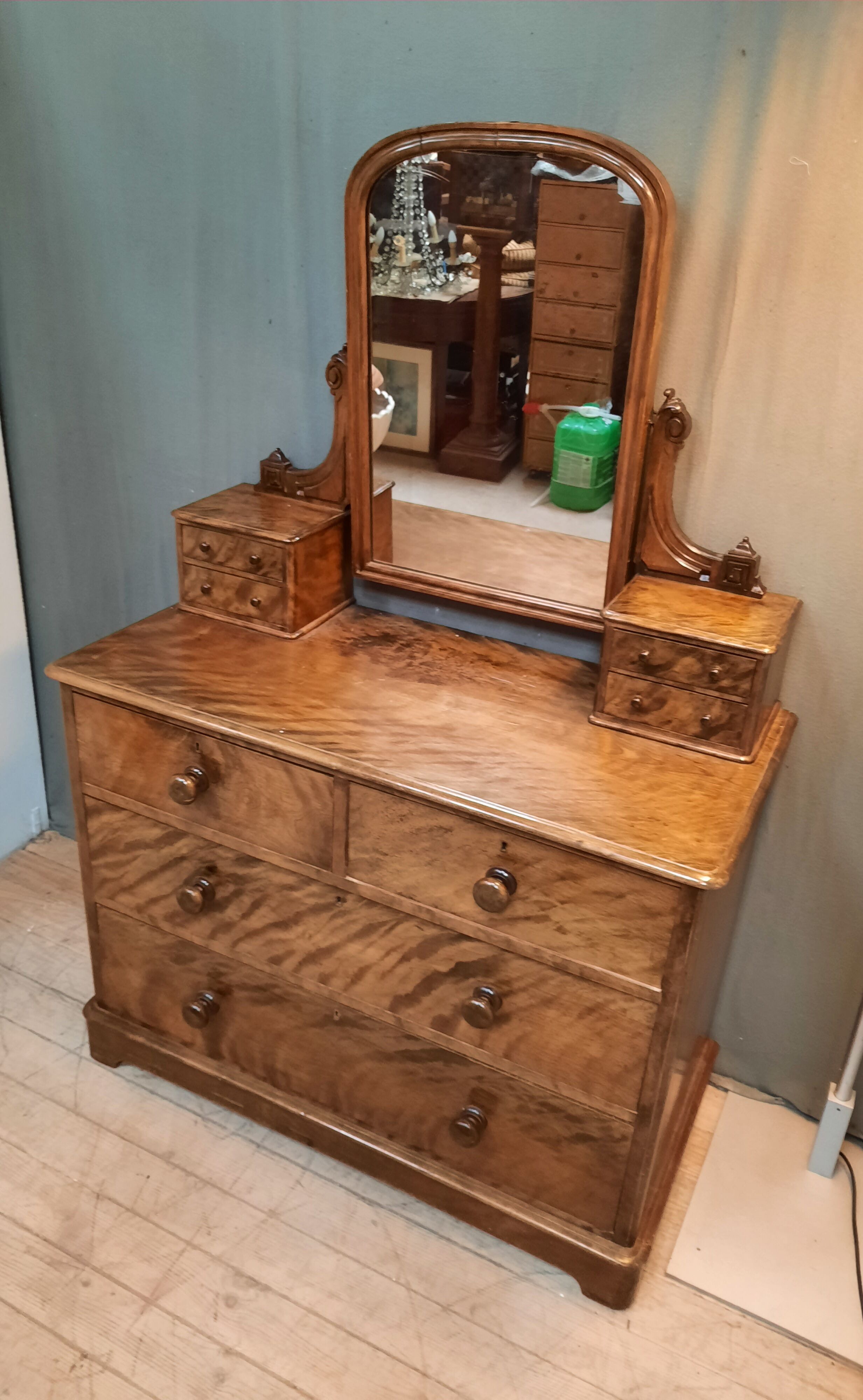 Mahogany toilet chest of drawers