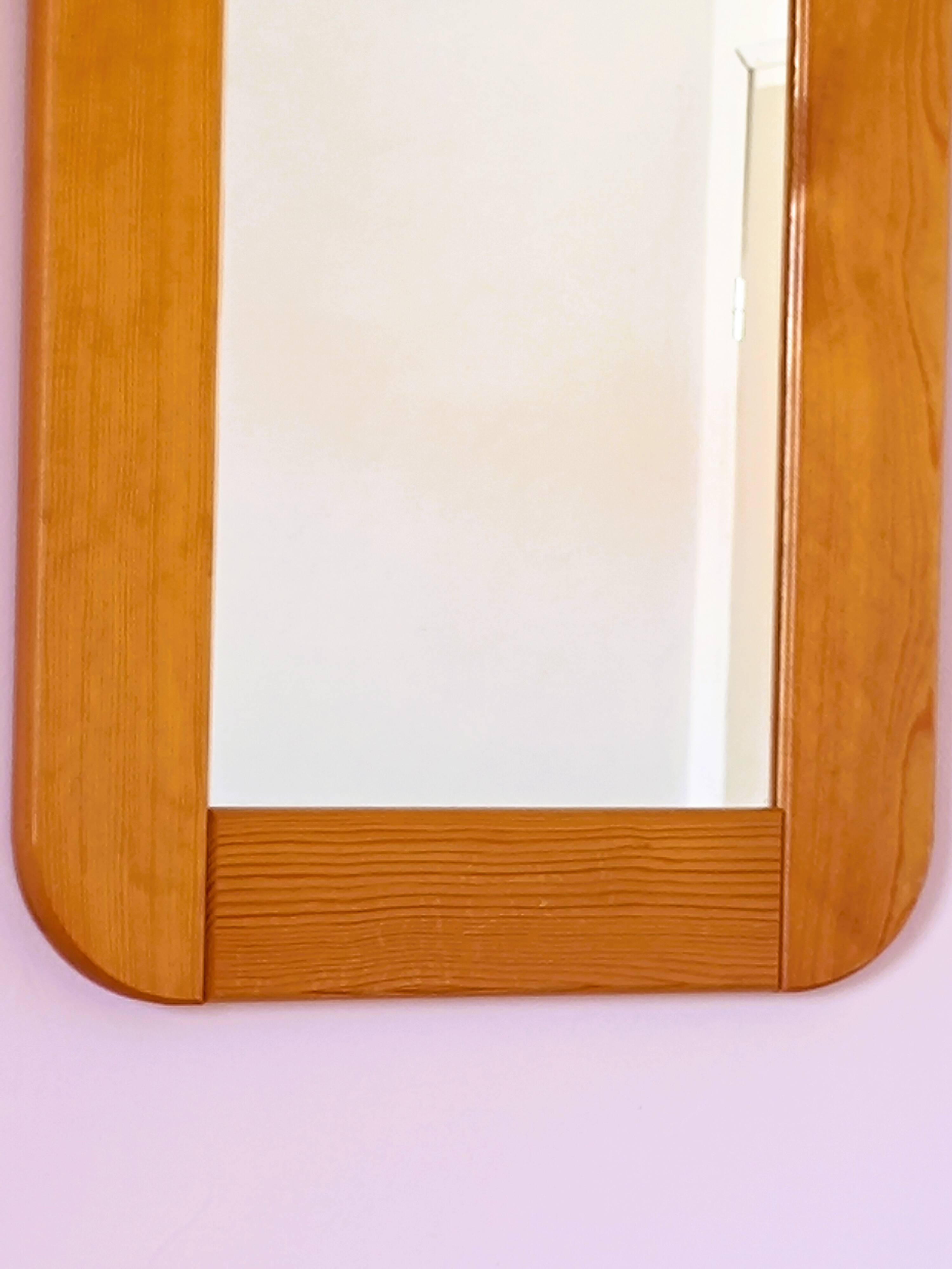 Rectangular mirror in solid pine