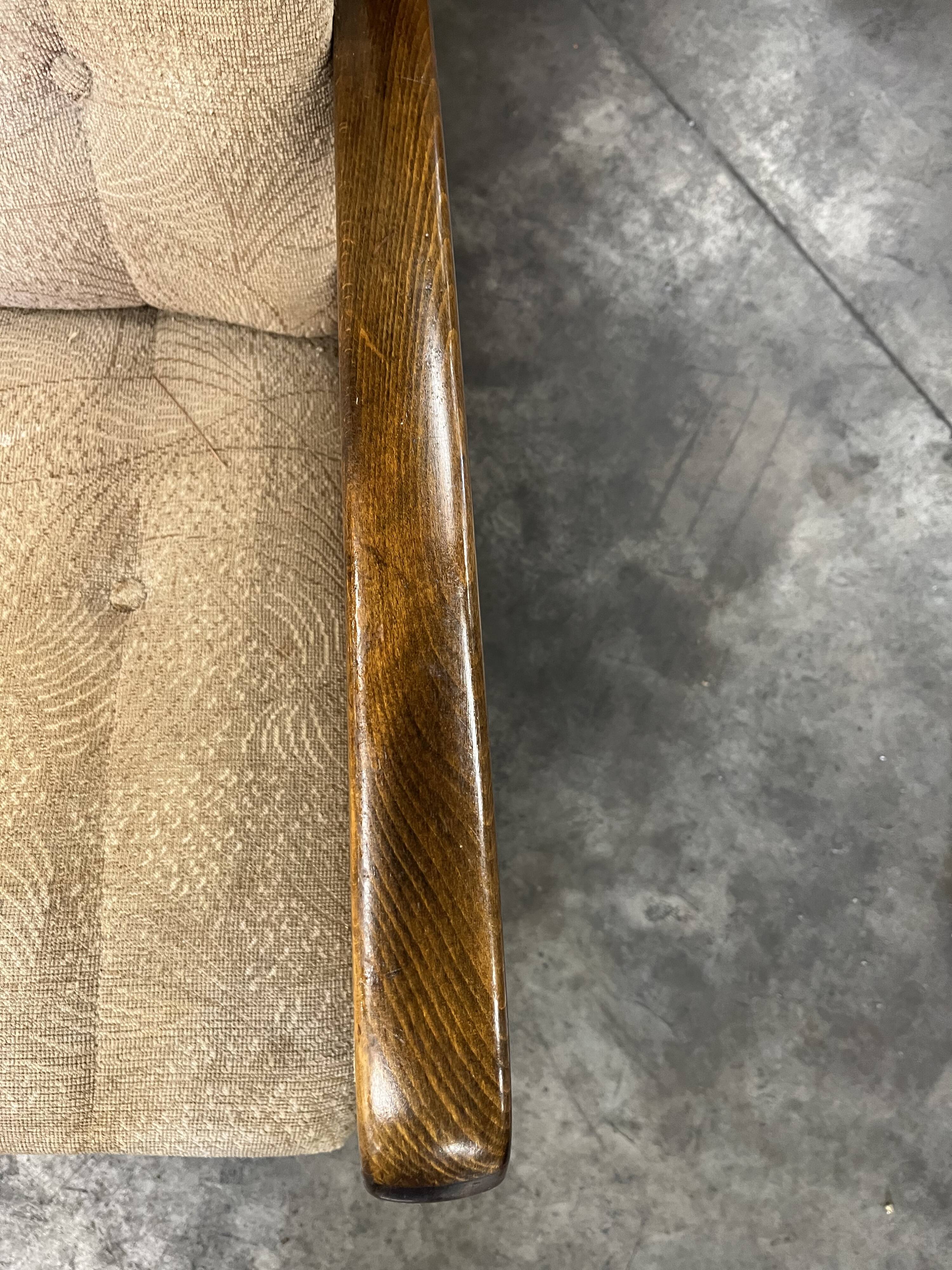 Vintage armchair/foot warmer with armrests: design project