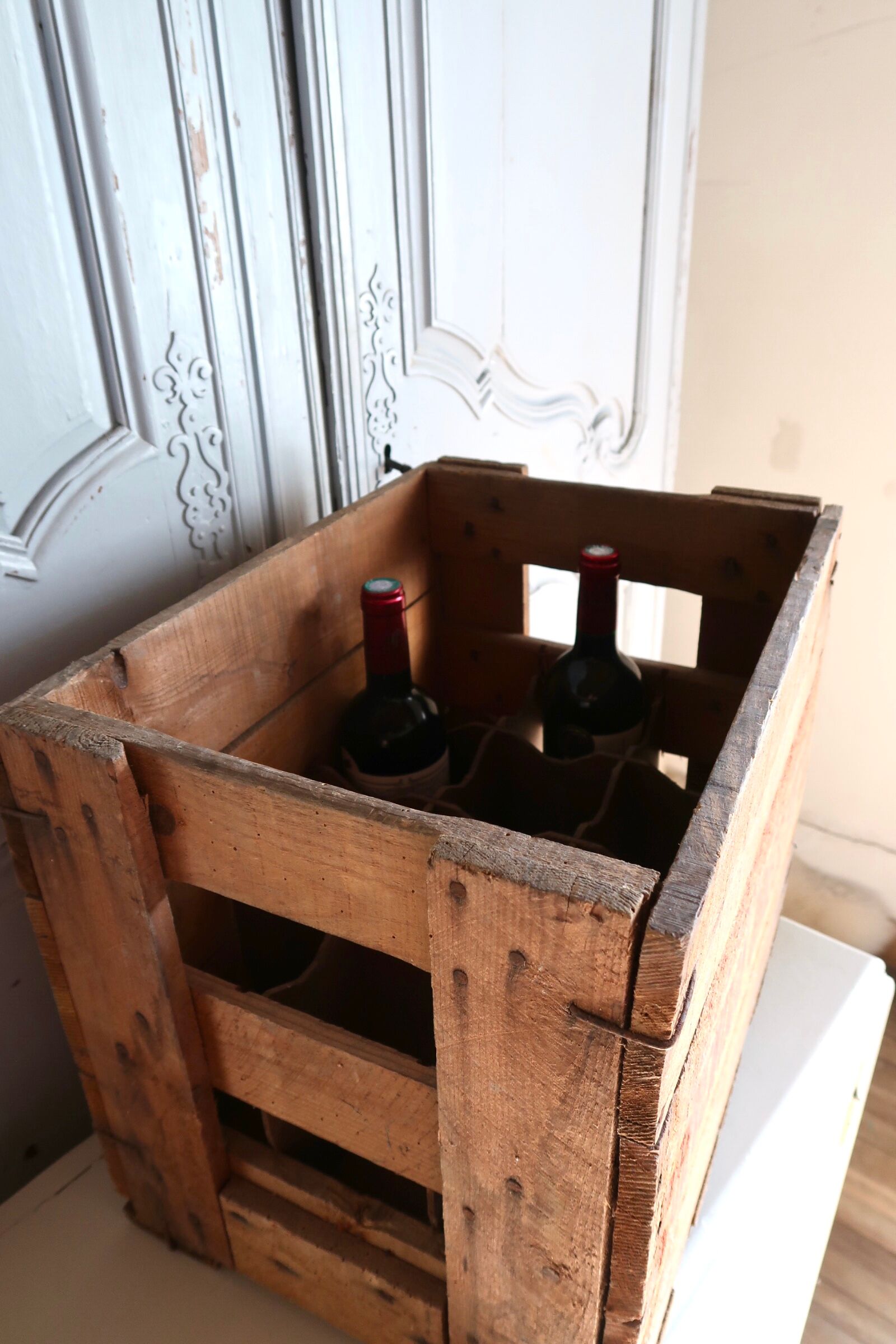 Wooden bottle locker box
