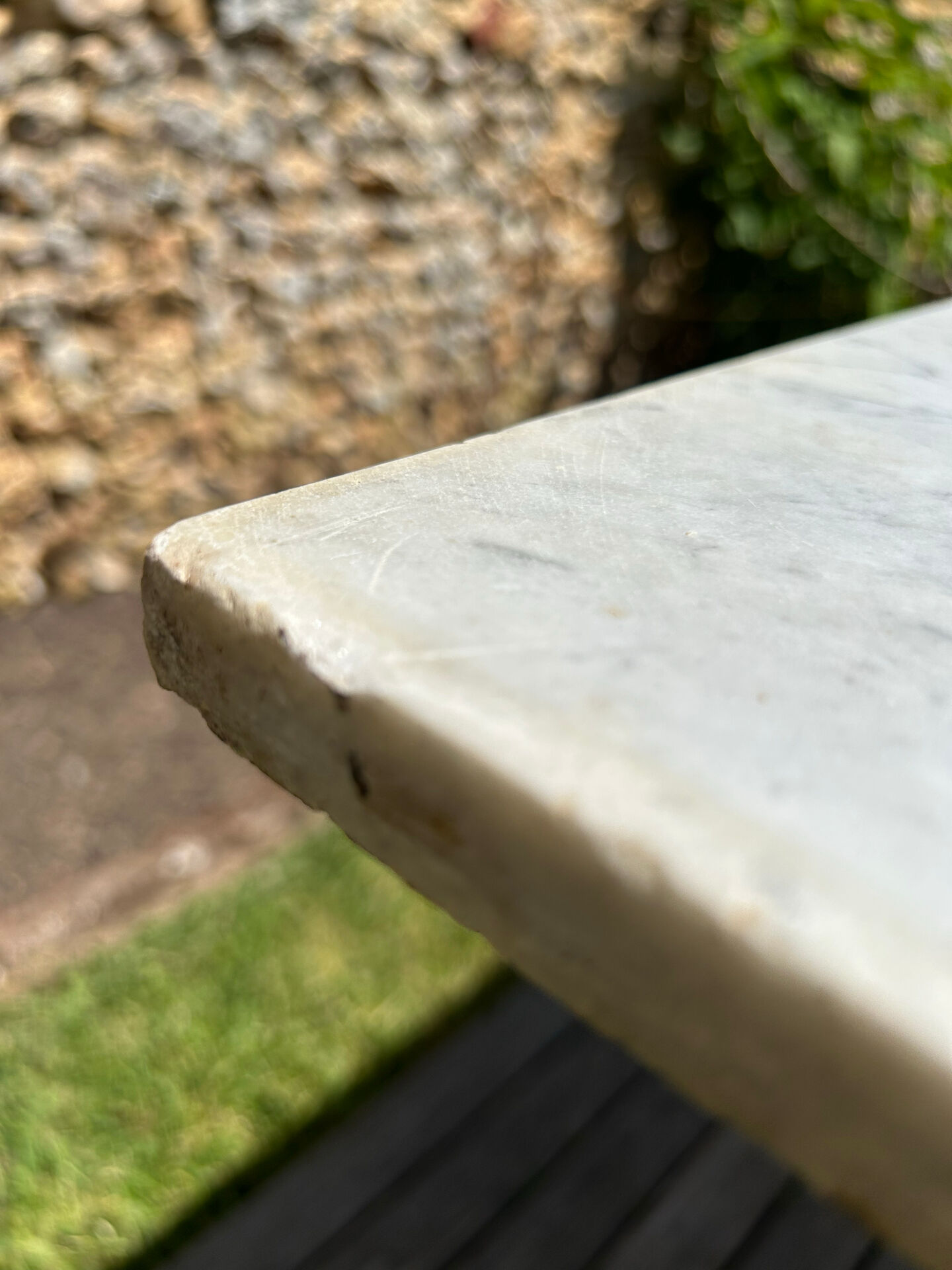 Rectangular bistro table in marble and cast iron