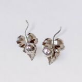 Set of a salt shaker and a pepper shaker in silver-plated metal, ENPS, England.