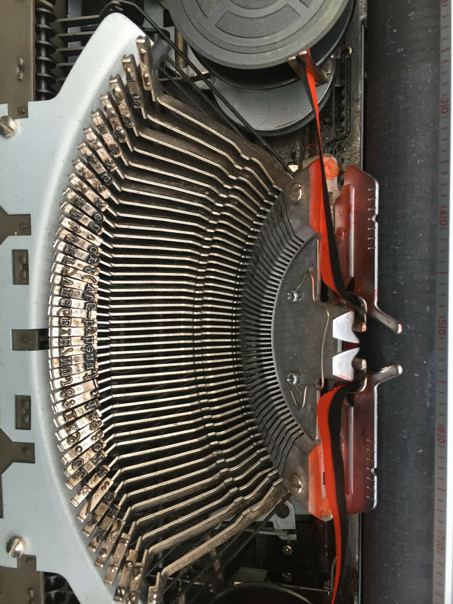 Typewriter Brother 262 TR made in Japan 70s. New ribbon, A3 and A4 format