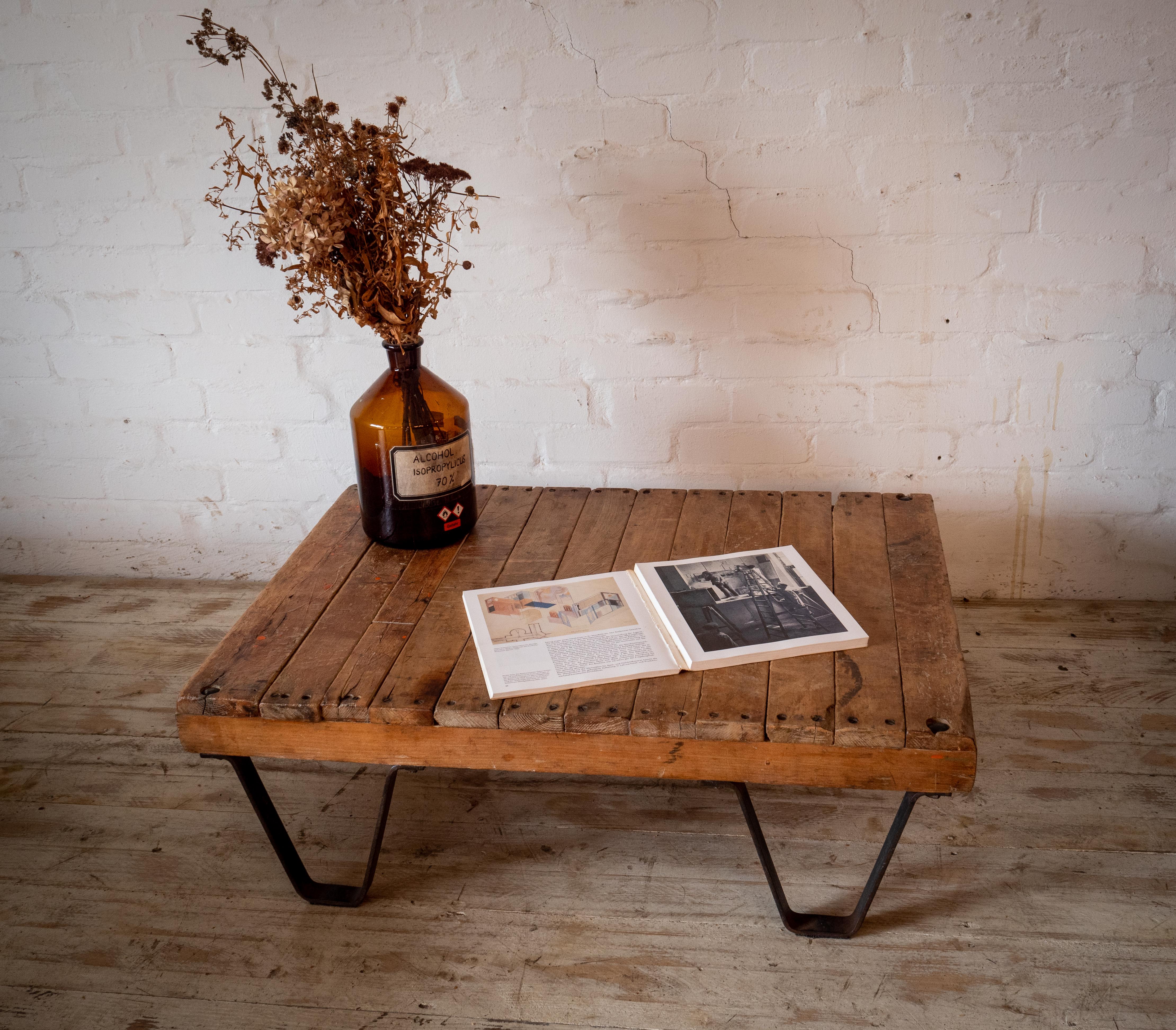 Palette de table basse vintage de menuiserie