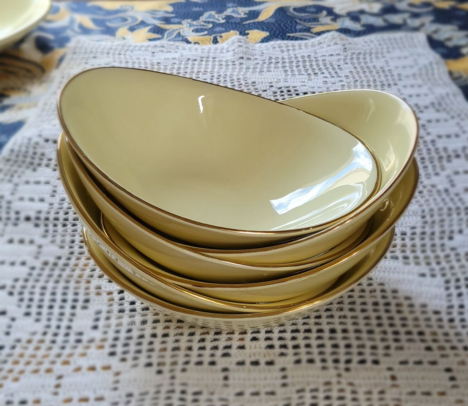 Set of 6 oval yellow hollow plates Salins model Tivoli