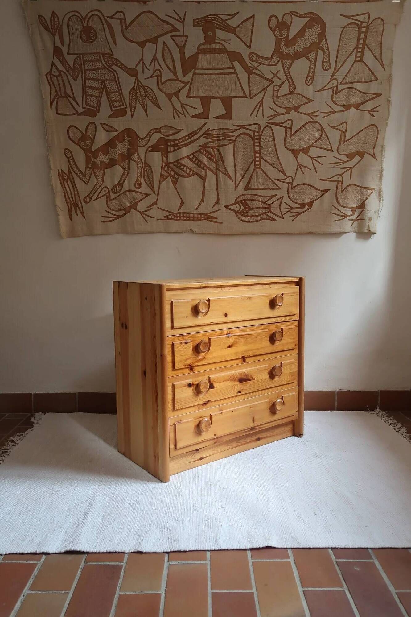 Chest of drawers with 4 drawers in solid pine, rustic mountain style, 1970s.