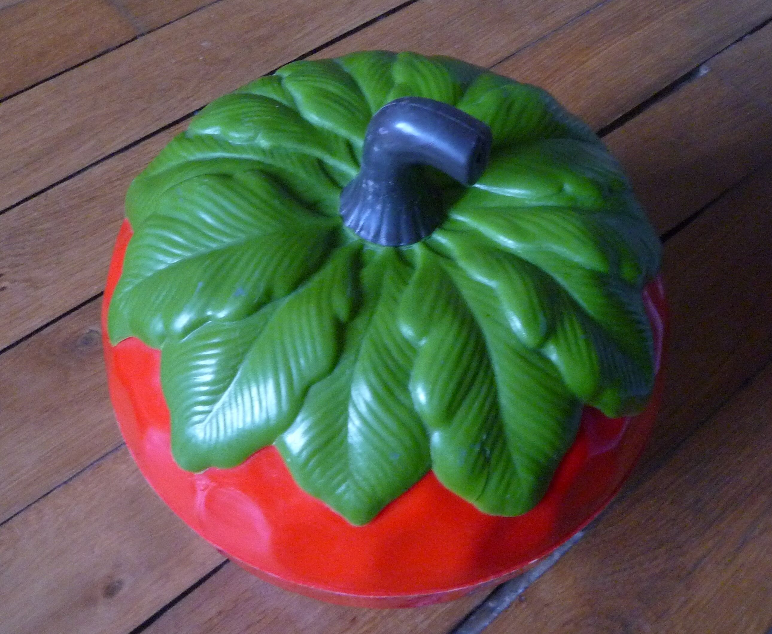 Strawberry ice bucket, vintage 1970s