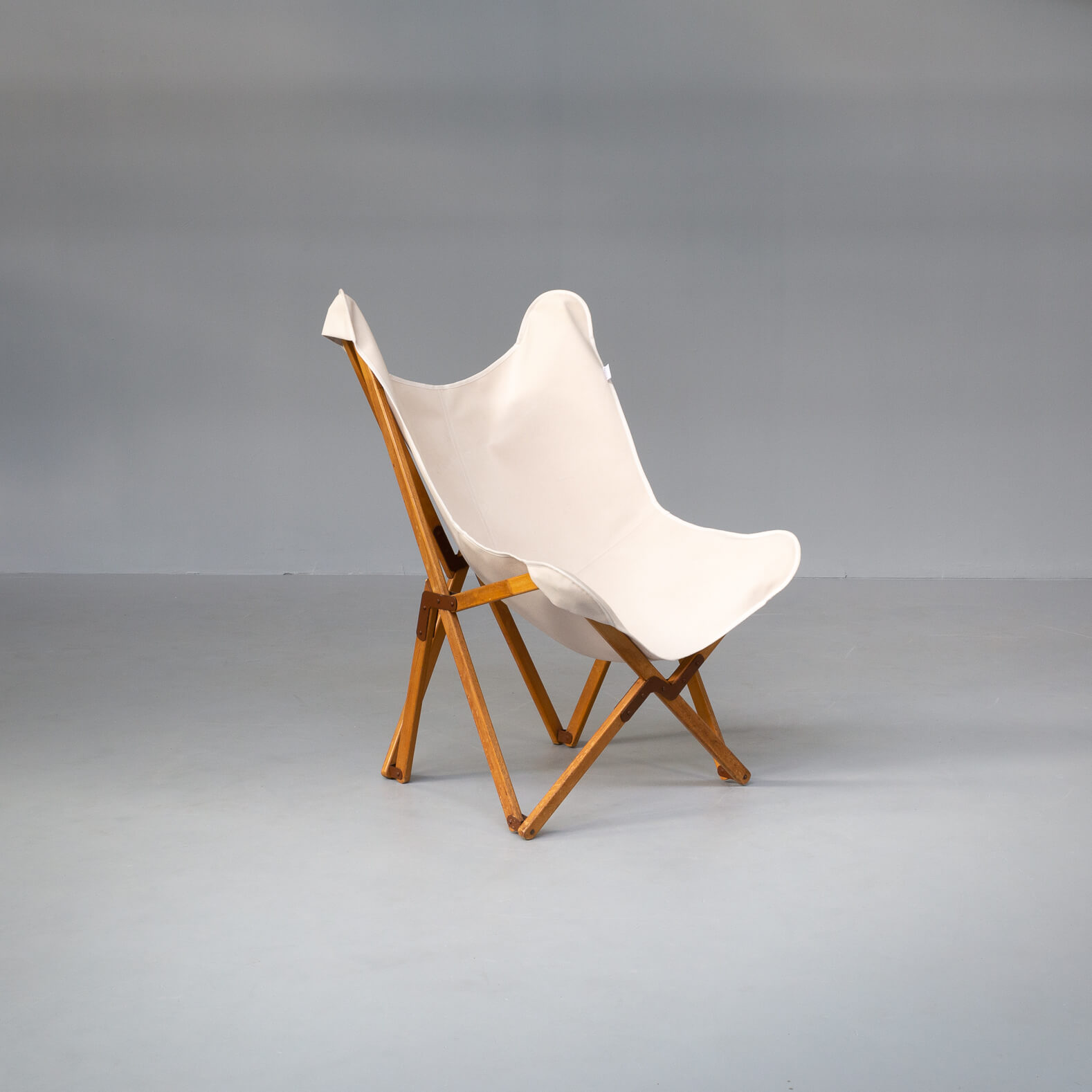 JB Fendy ‘tripolina’ chair for Dario Alfonsi