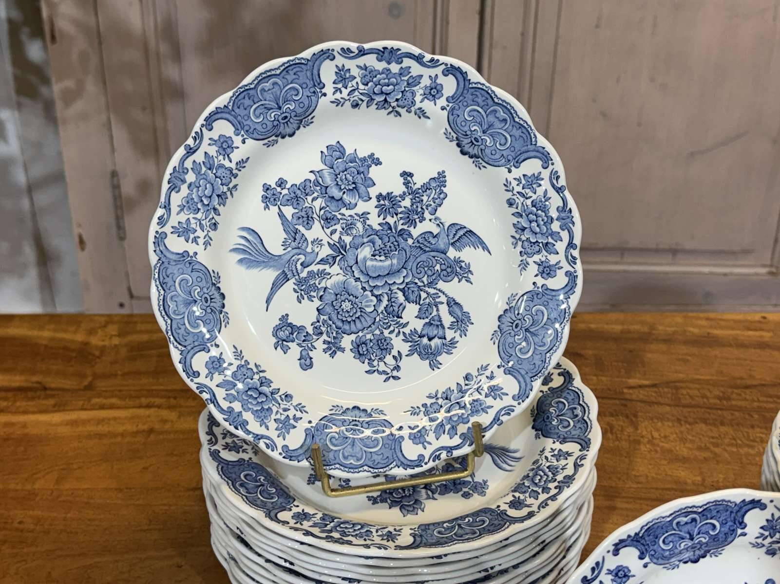 English porcelain service Ridway Staffordshire from the 1980s.