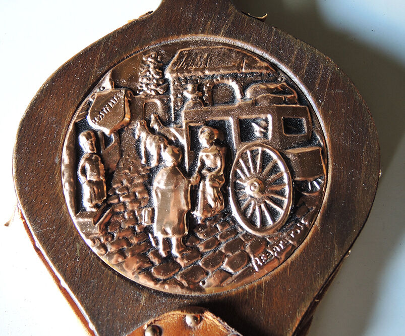 Ancien soufflet en bois sculpté & cuir