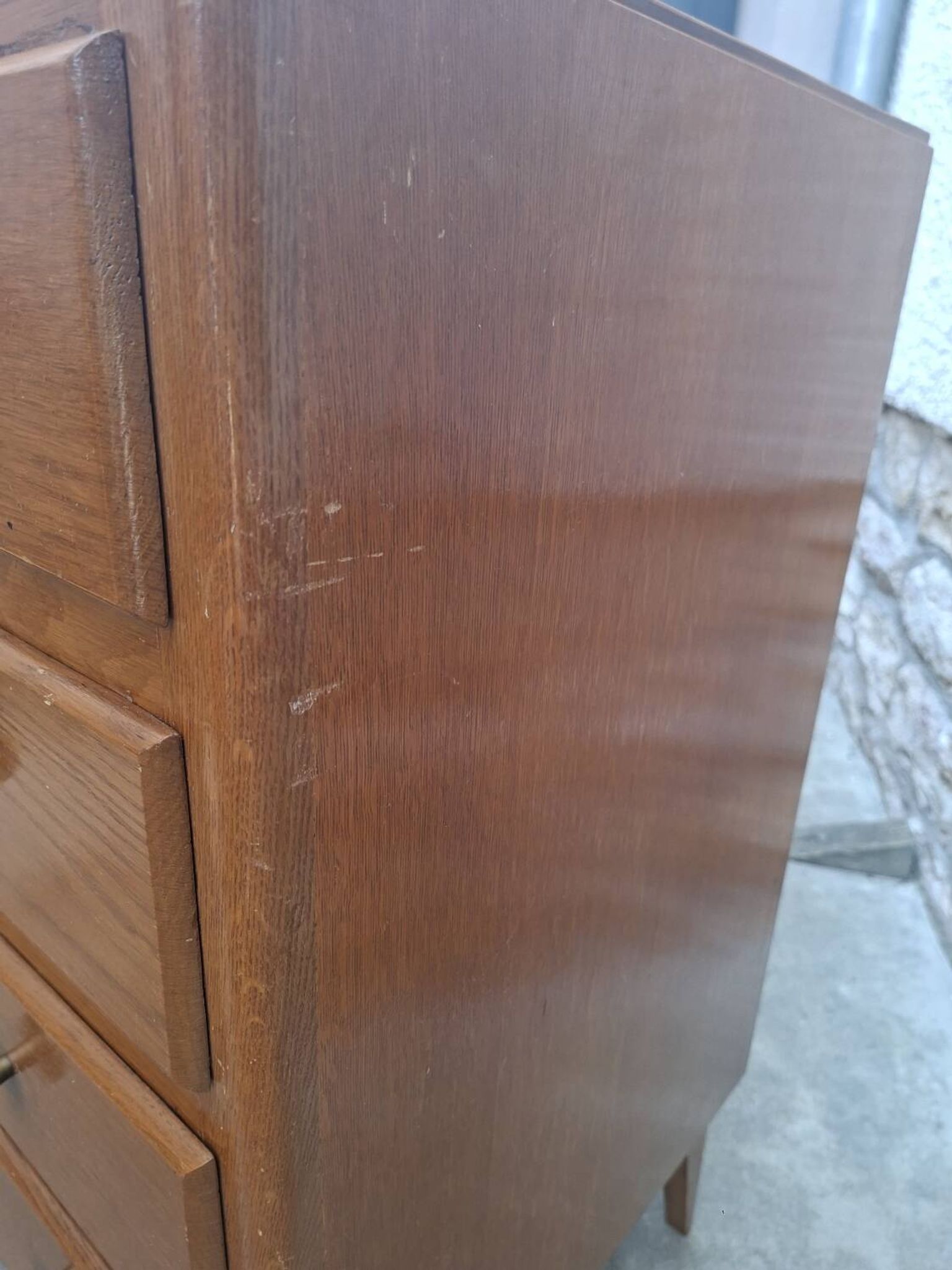 Vintage chest of drawers with tapered legs, 1950s design, 4 drawers.