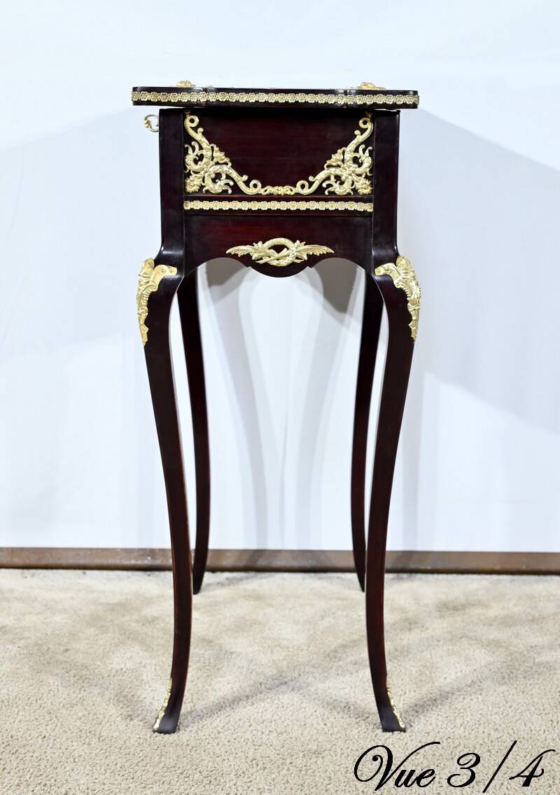 Middle Display Table in Stained Mahogany, Louis XV style, Napoleon III period – Mid-19th century