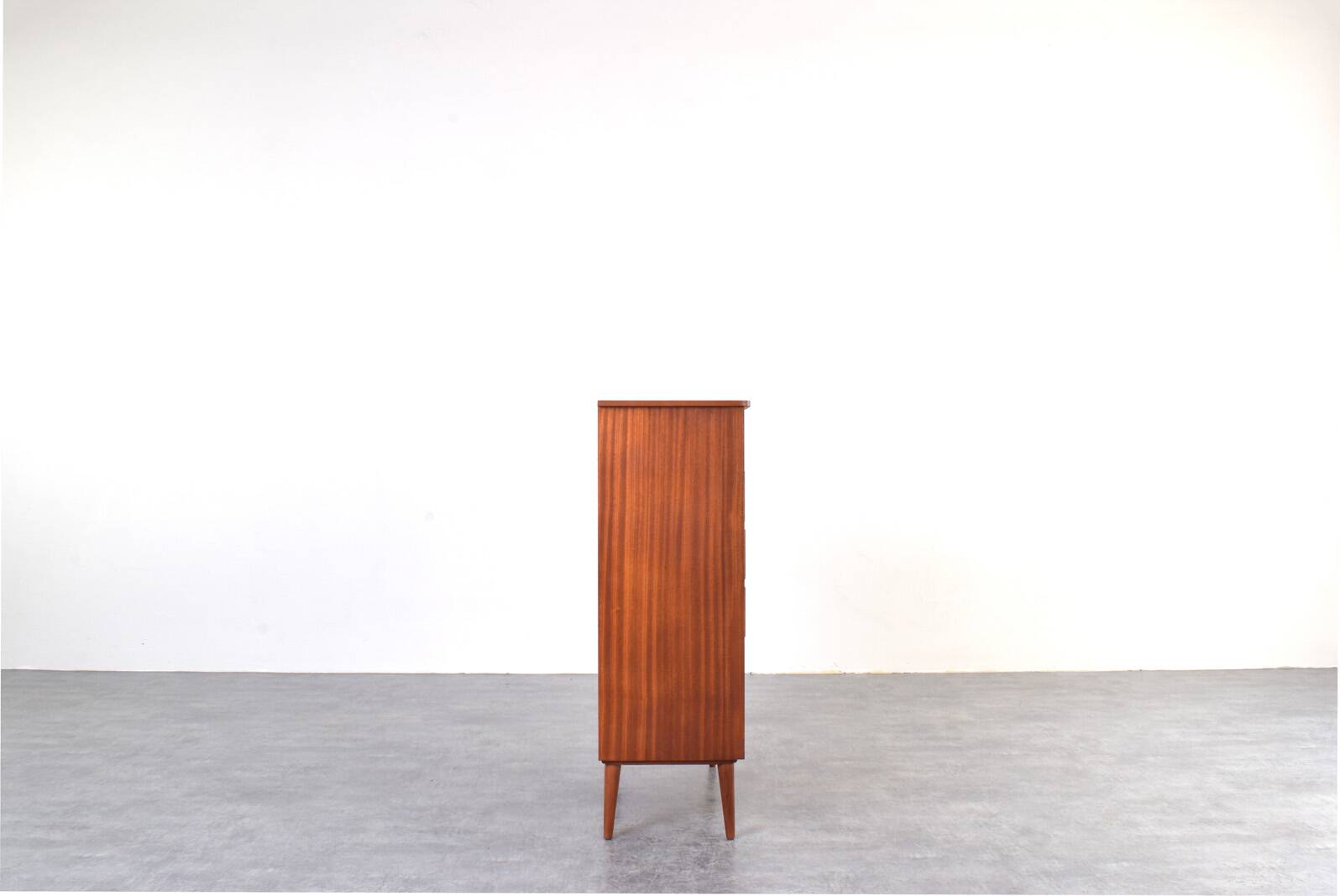 Commode en teck danois des années 1960.