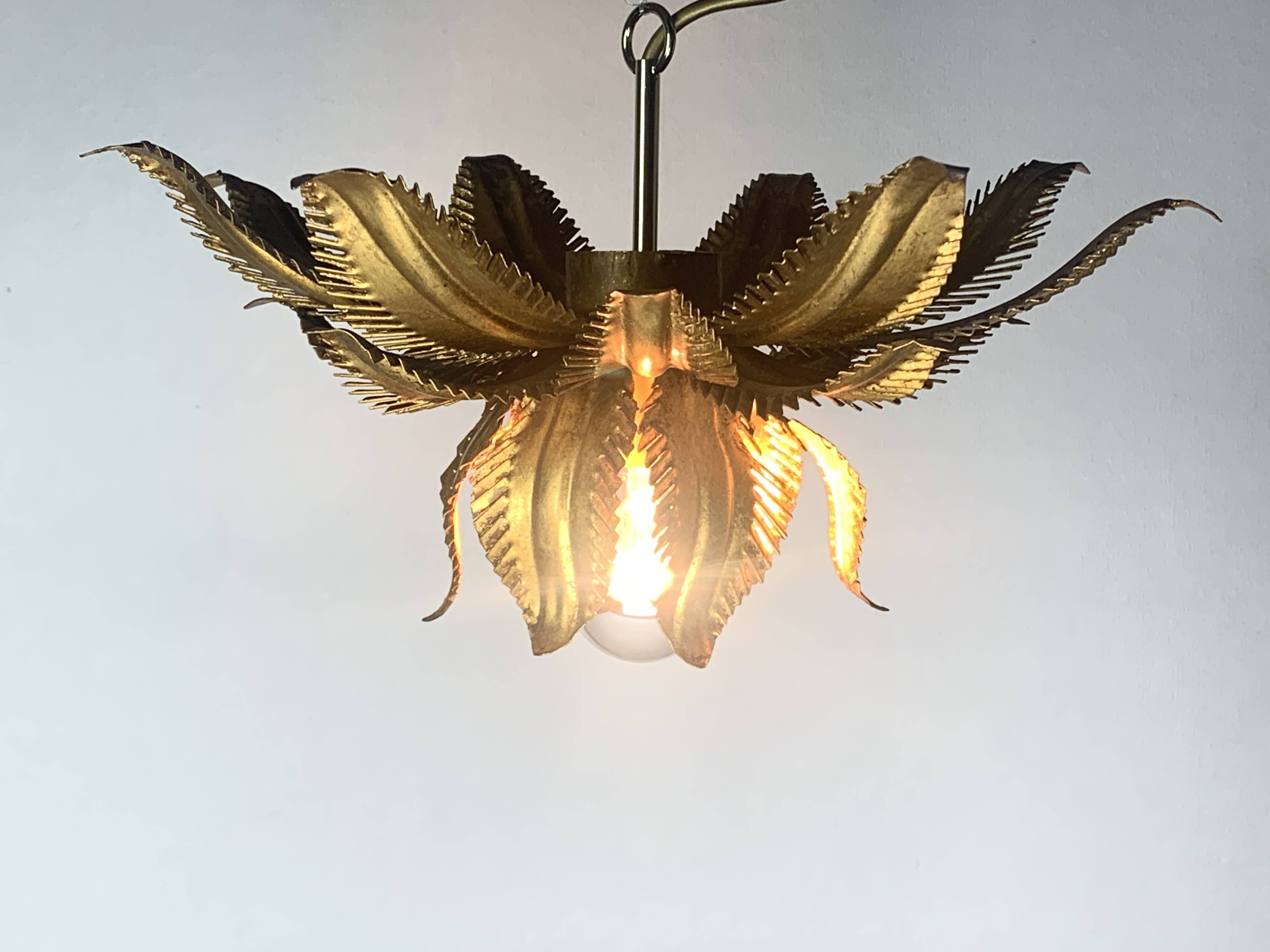 Paire de plafonniers florentins en laiton de style Hollywood Regency par Hans Kogl, années 1960