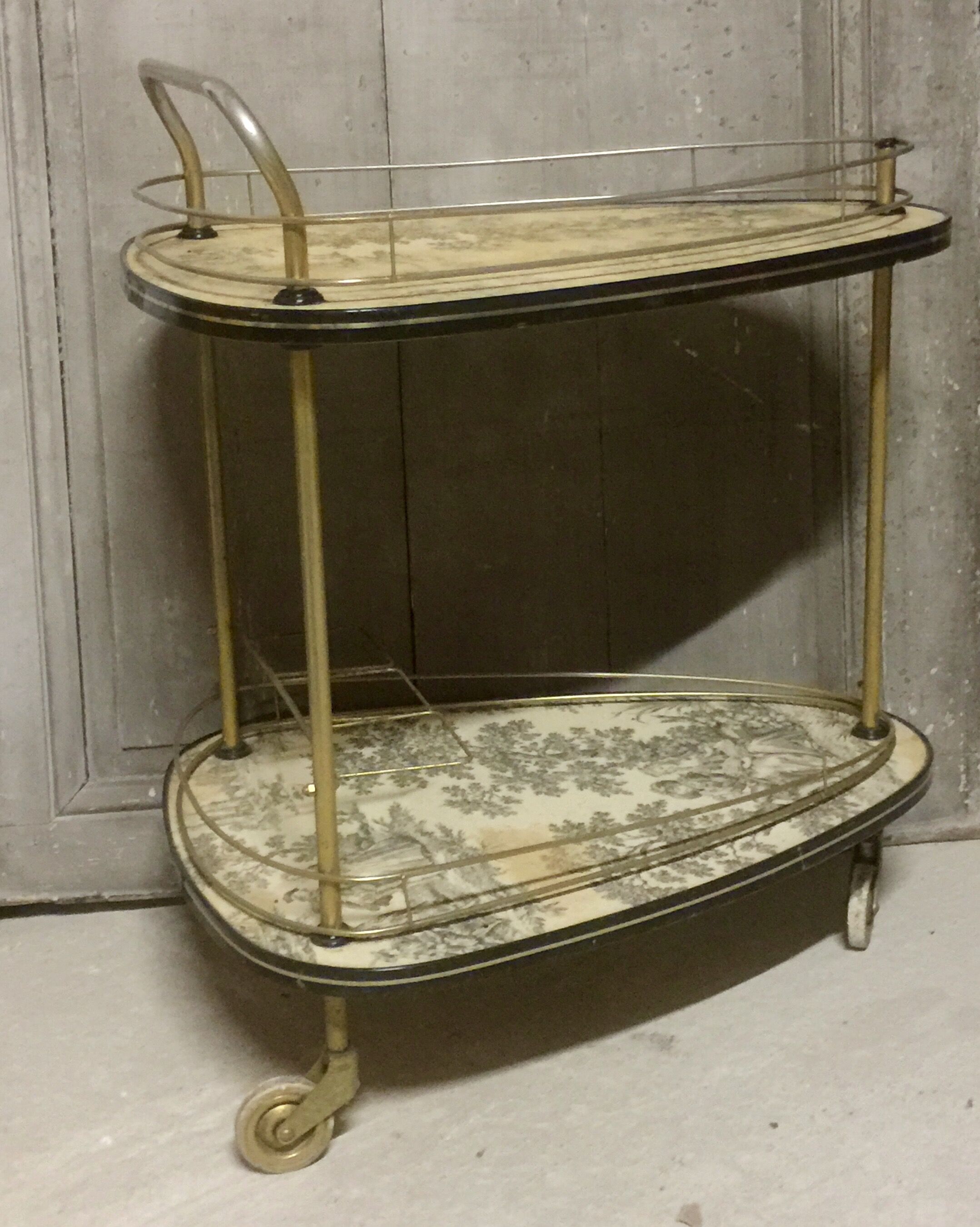 Serving double tray on wheels